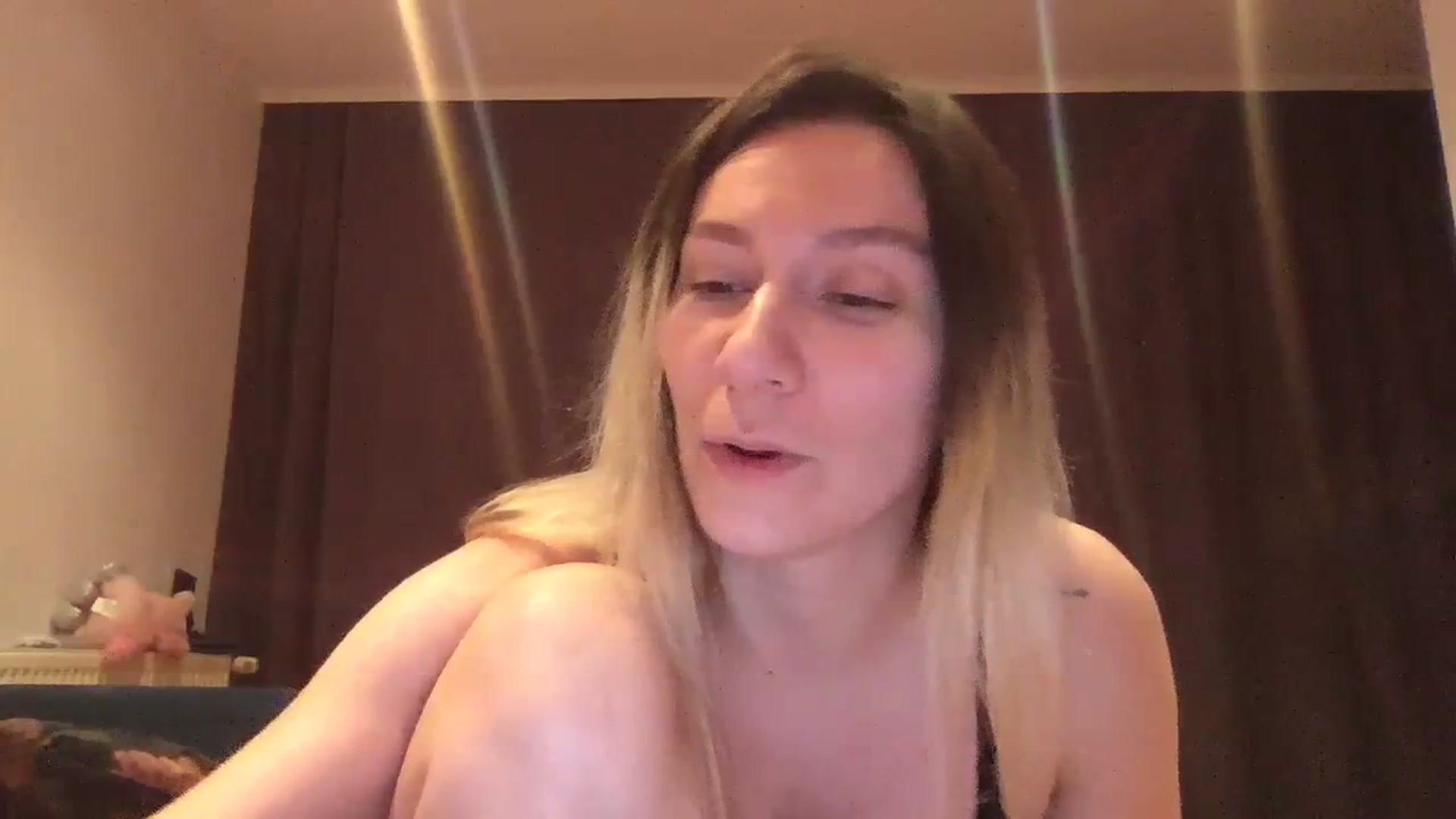 Gallery image thumbnail from itwasnt_me's myfreecams stream on, 10/02/2023, 01:46 image 19 of 20