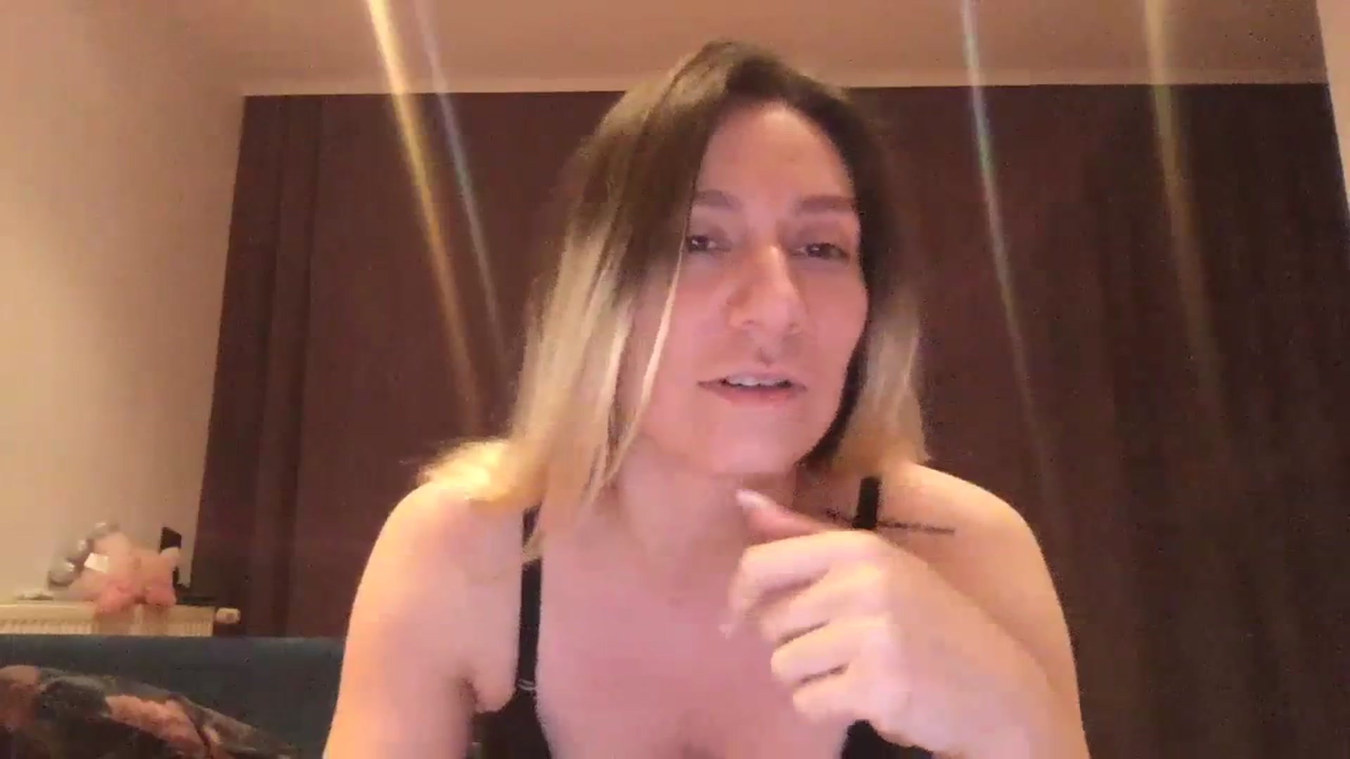 Gallery image thumbnail from itwasnt_me's myfreecams stream on, 10/02/2023, 02:07 image 5 of 20