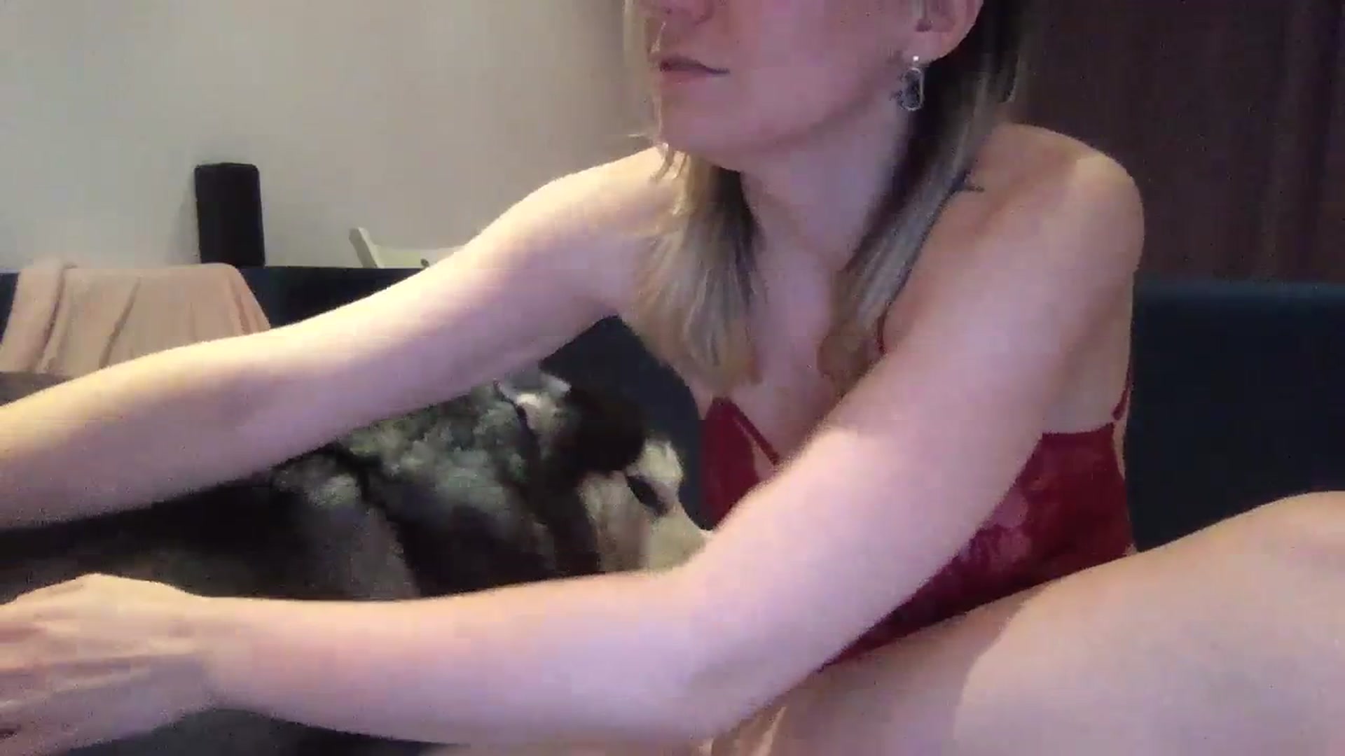 Gallery image thumbnail from itwasnt_me's myfreecams stream on, 10/13/2023, 01:14 image 7 of 20