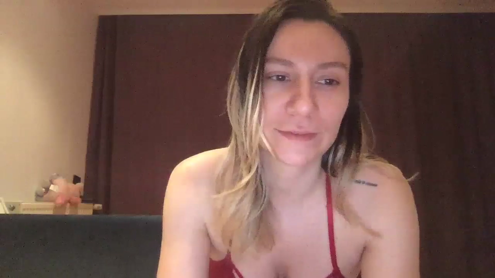 Gallery image thumbnail from itwasnt_me's myfreecams stream on, 10/17/2023, 02:08 image 11 of 20