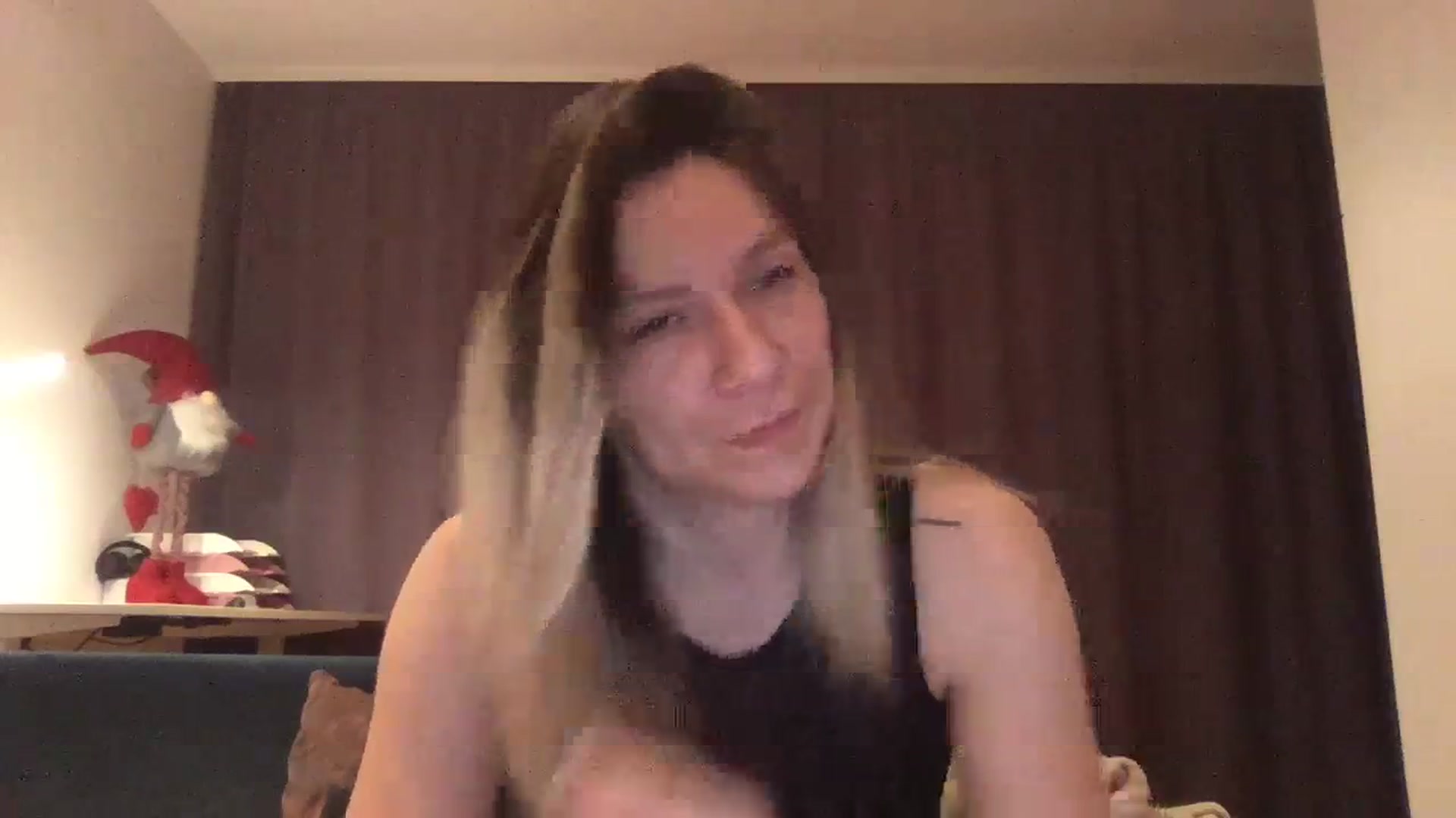 Gallery image thumbnail from itwasnt_me's myfreecams stream on, 10/23/2023, 01:50 image 3 of 20