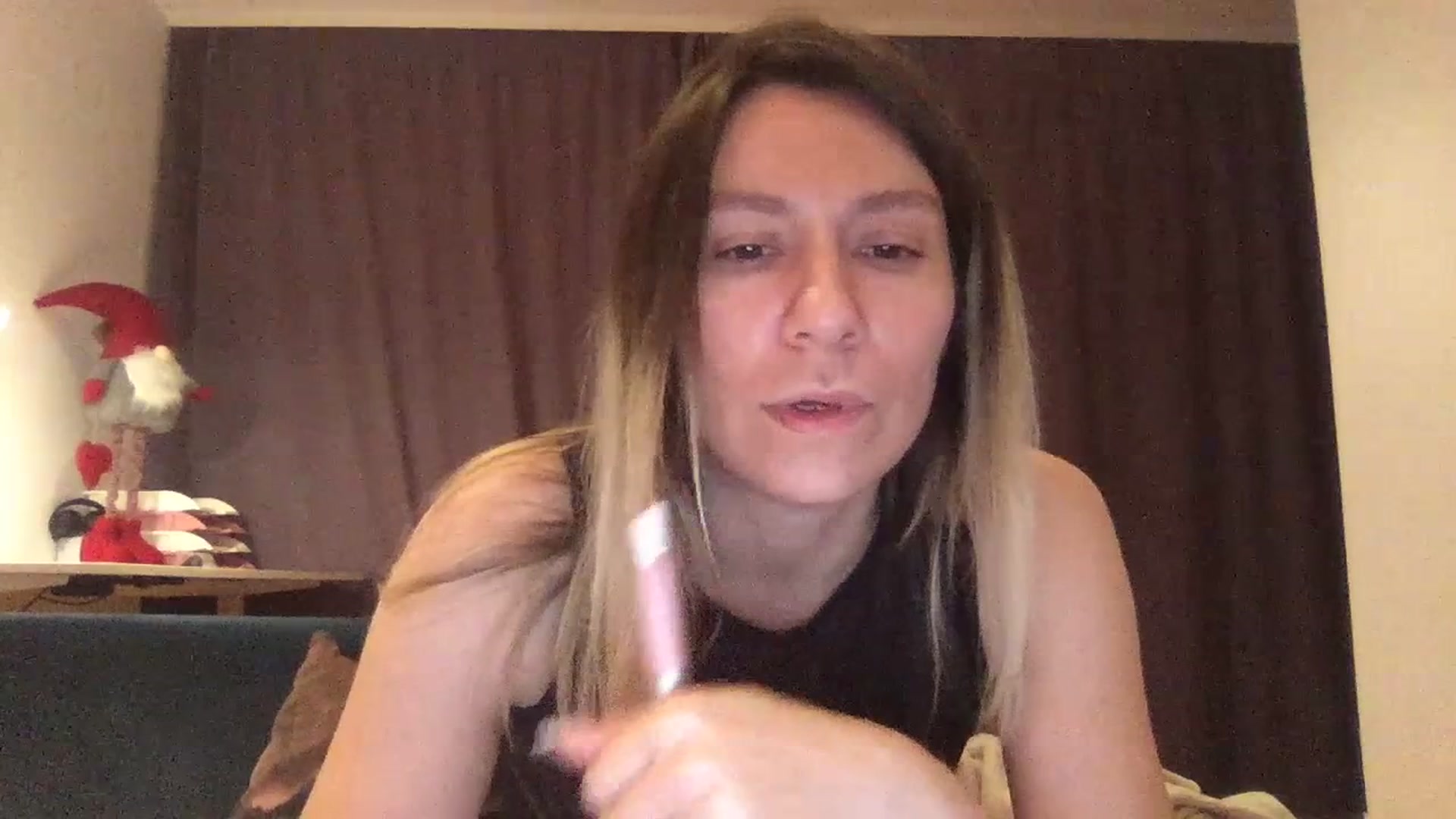 Gallery image thumbnail from itwasnt_me's myfreecams stream on, 10/23/2023, 01:50 image 15 of 20