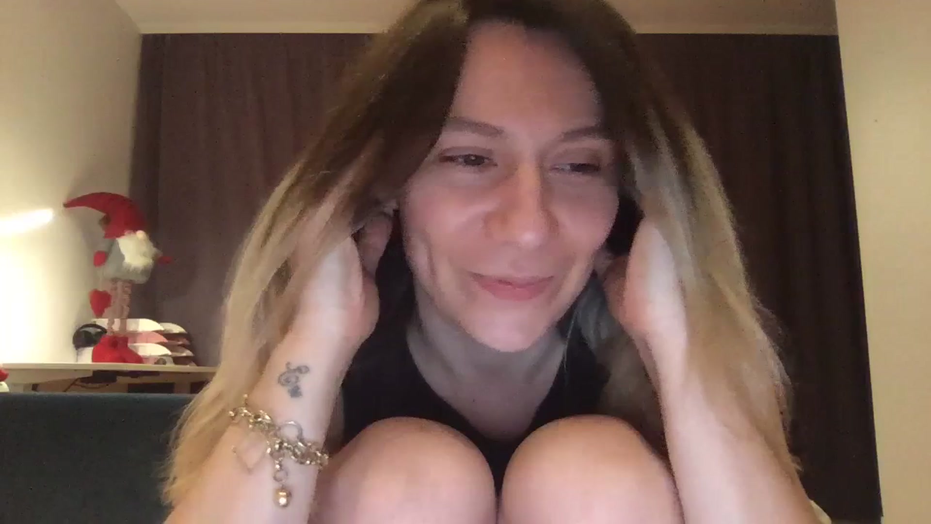 Gallery image thumbnail from itwasnt_me's myfreecams stream on, 10/23/2023, 02:14 image 10 of 20