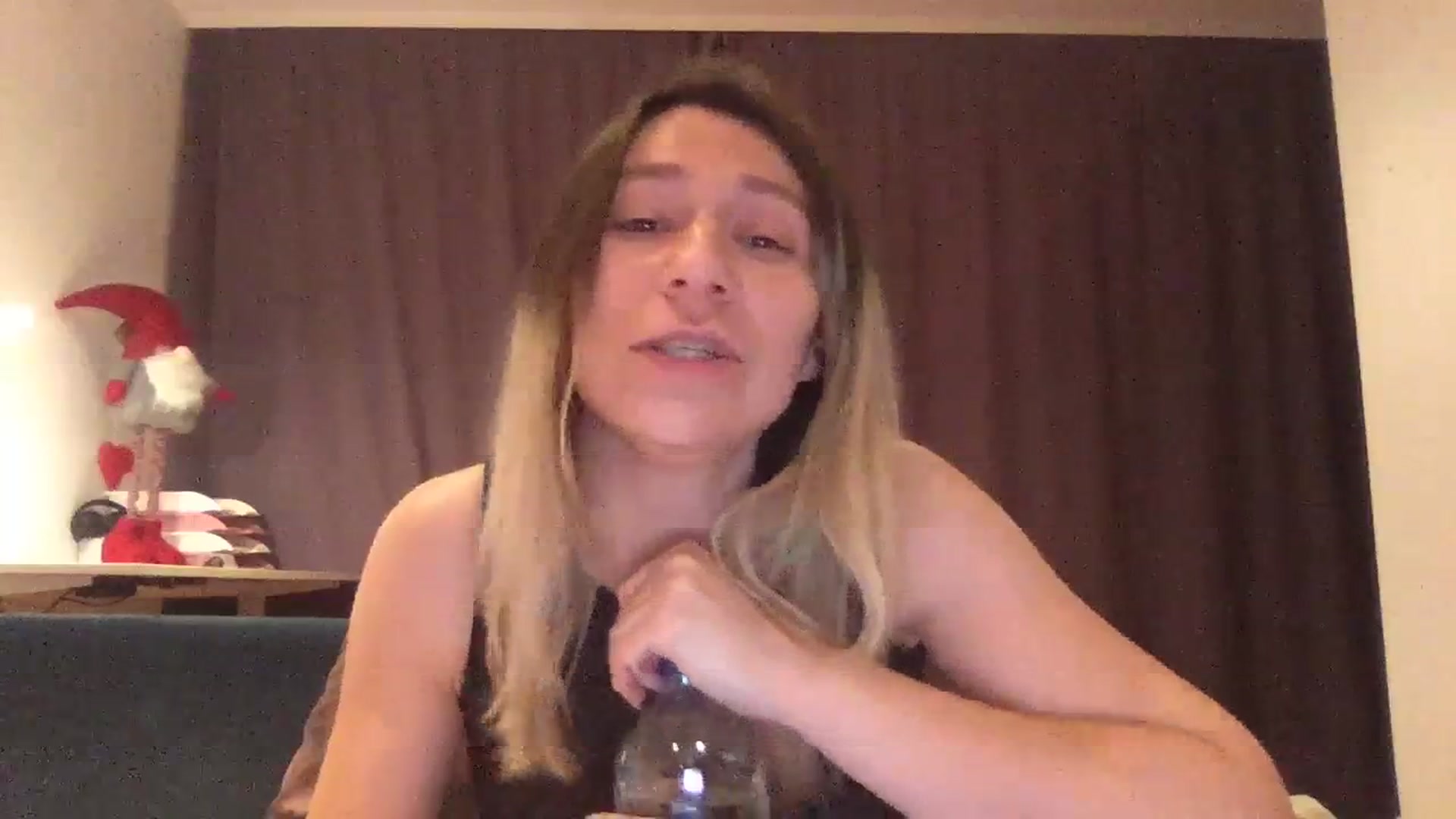 Gallery image thumbnail from itwasnt_me's myfreecams stream on, 10/23/2023, 02:14 image 4 of 20