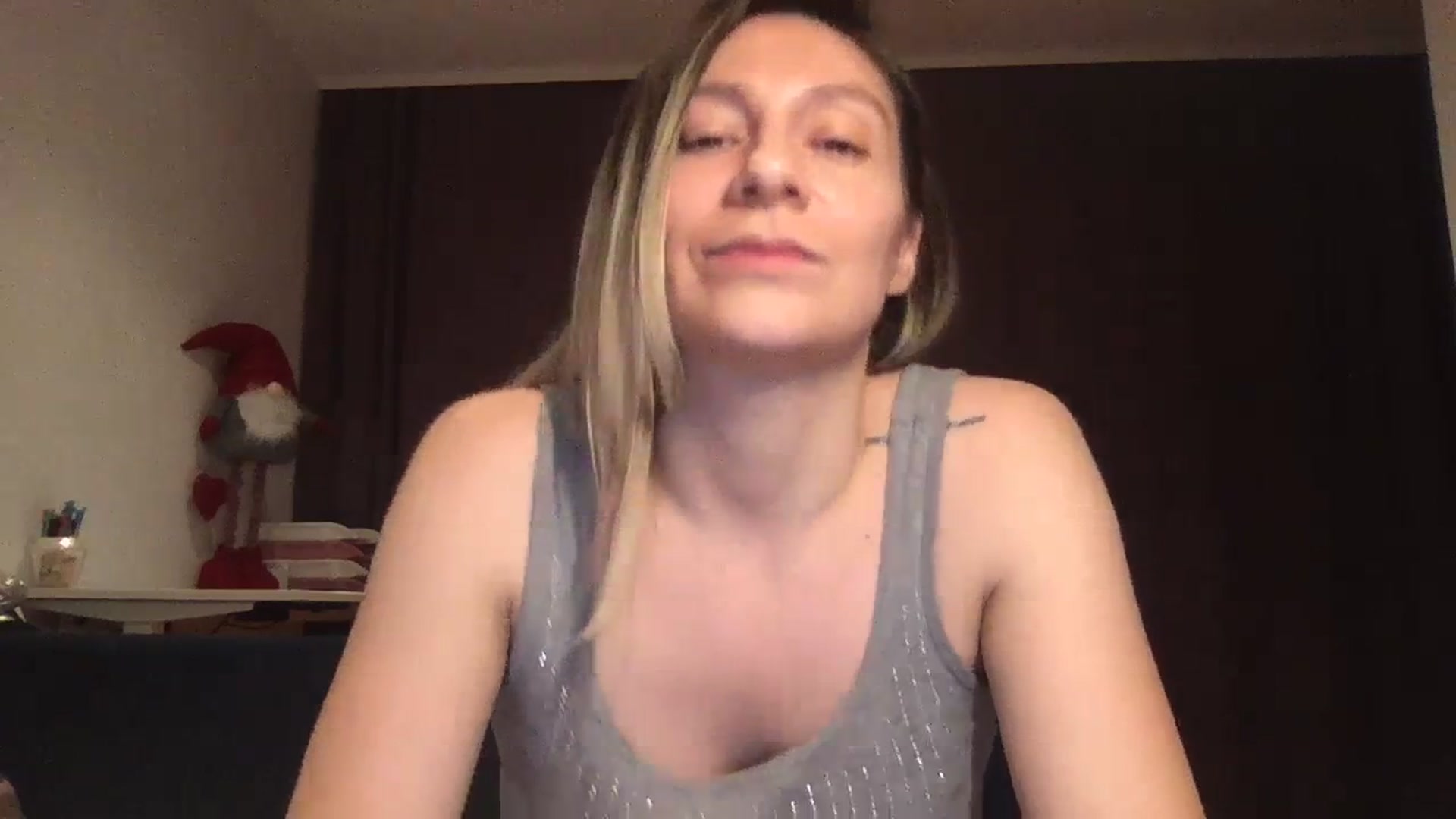 Gallery image thumbnail from itwasnt_me's myfreecams stream on, 10/27/2023, 02:43 image 14 of 20