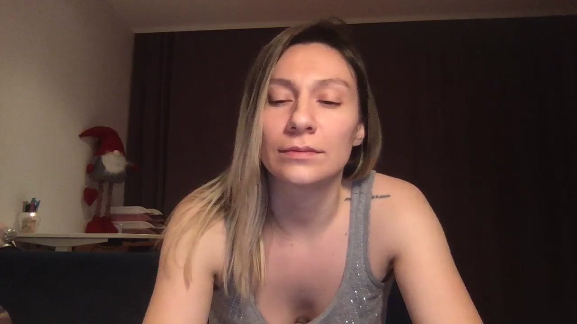 Gallery image thumbnail from itwasnt_me's myfreecams stream on, 10/27/2023, 02:43 image 7 of 20