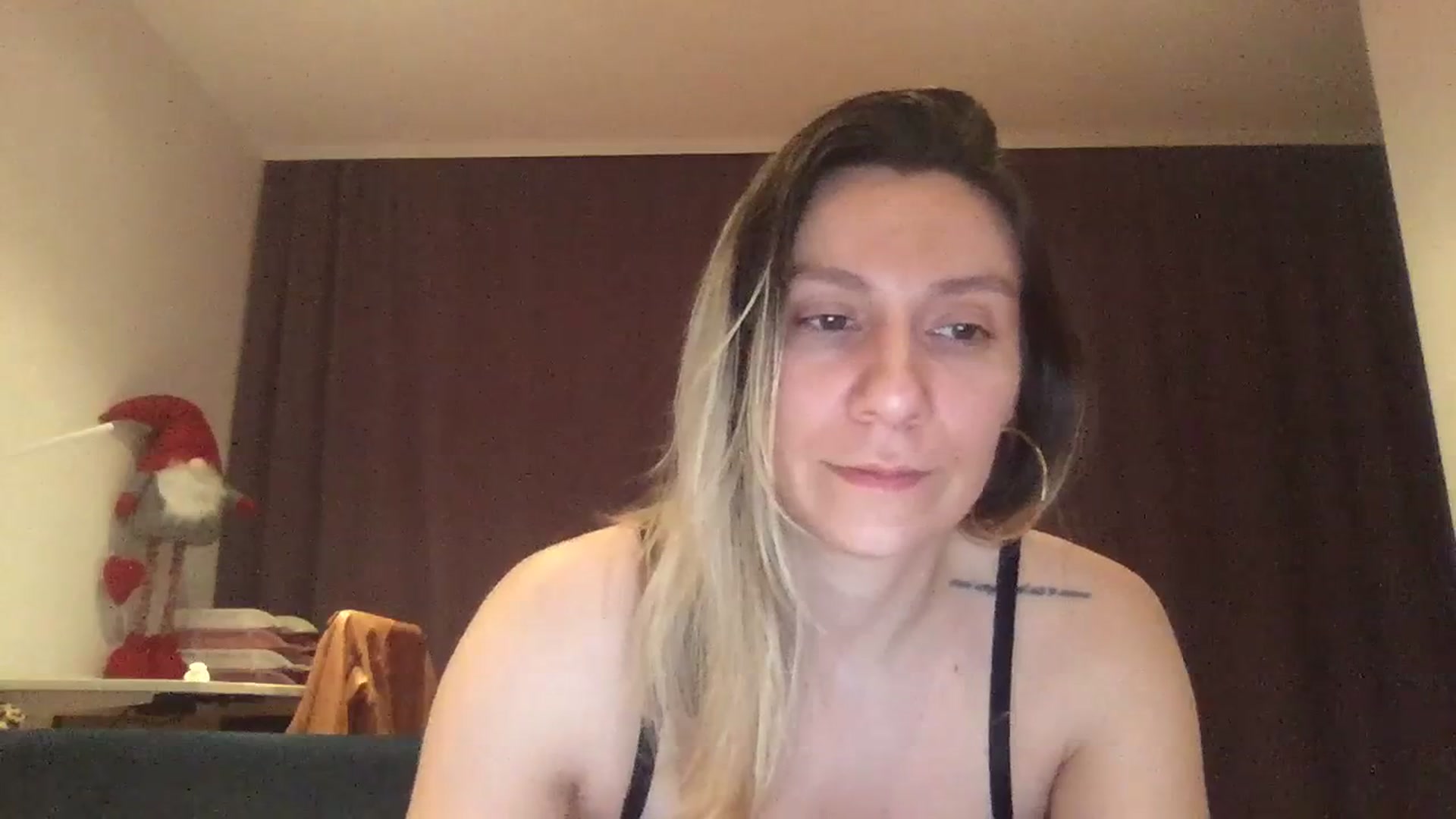Gallery image thumbnail from itwasnt_me's myfreecams stream on, 10/29/2023, 01:12 image 3 of 20
