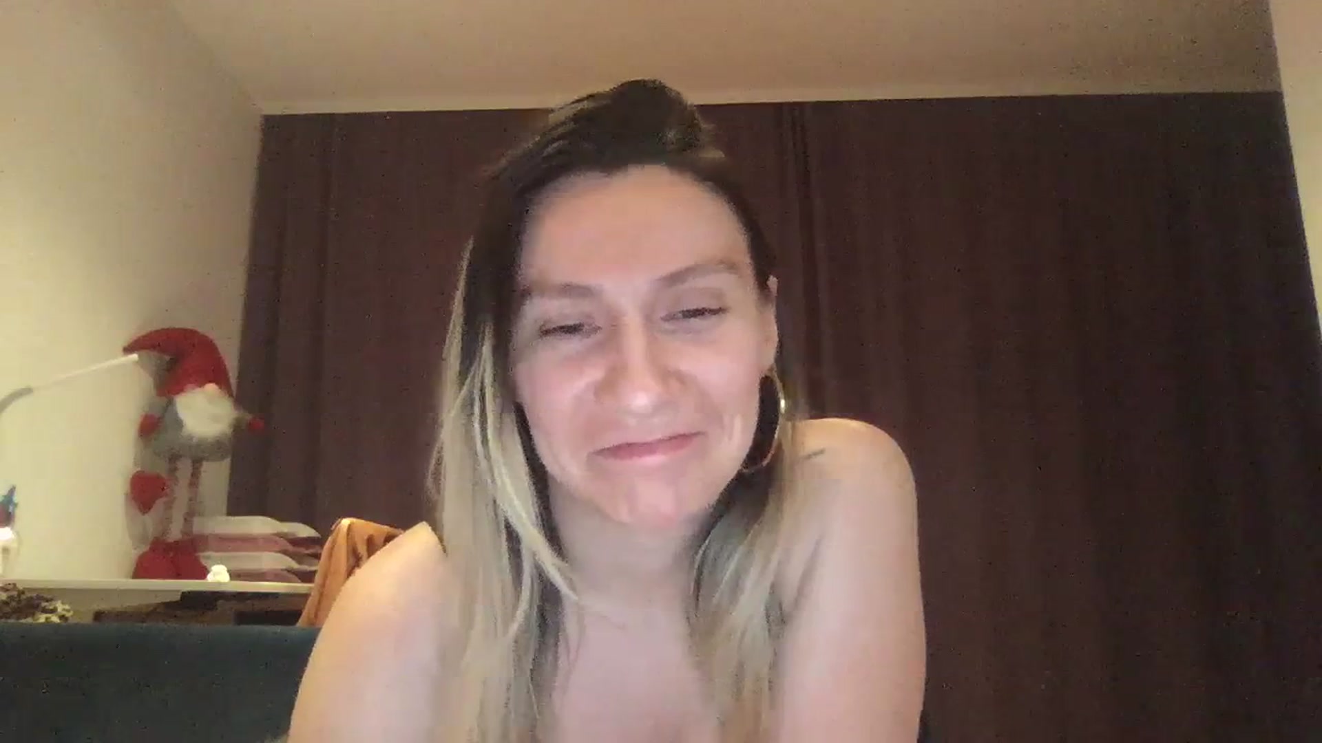 Gallery image thumbnail from itwasnt_me's myfreecams stream on, 10/29/2023, 01:12 image 12 of 20