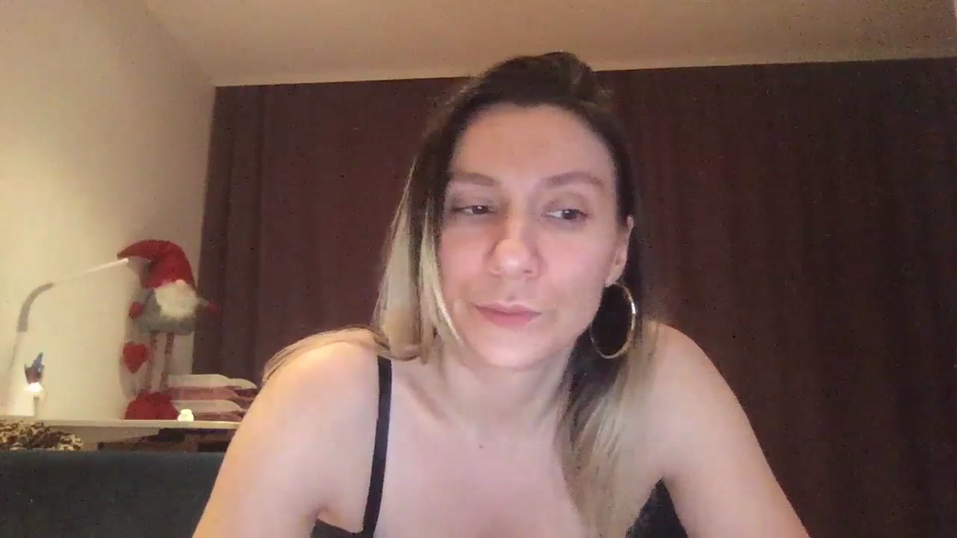 Gallery image thumbnail from itwasnt_me's myfreecams stream on, 10/29/2023, 01:12 image 19 of 20