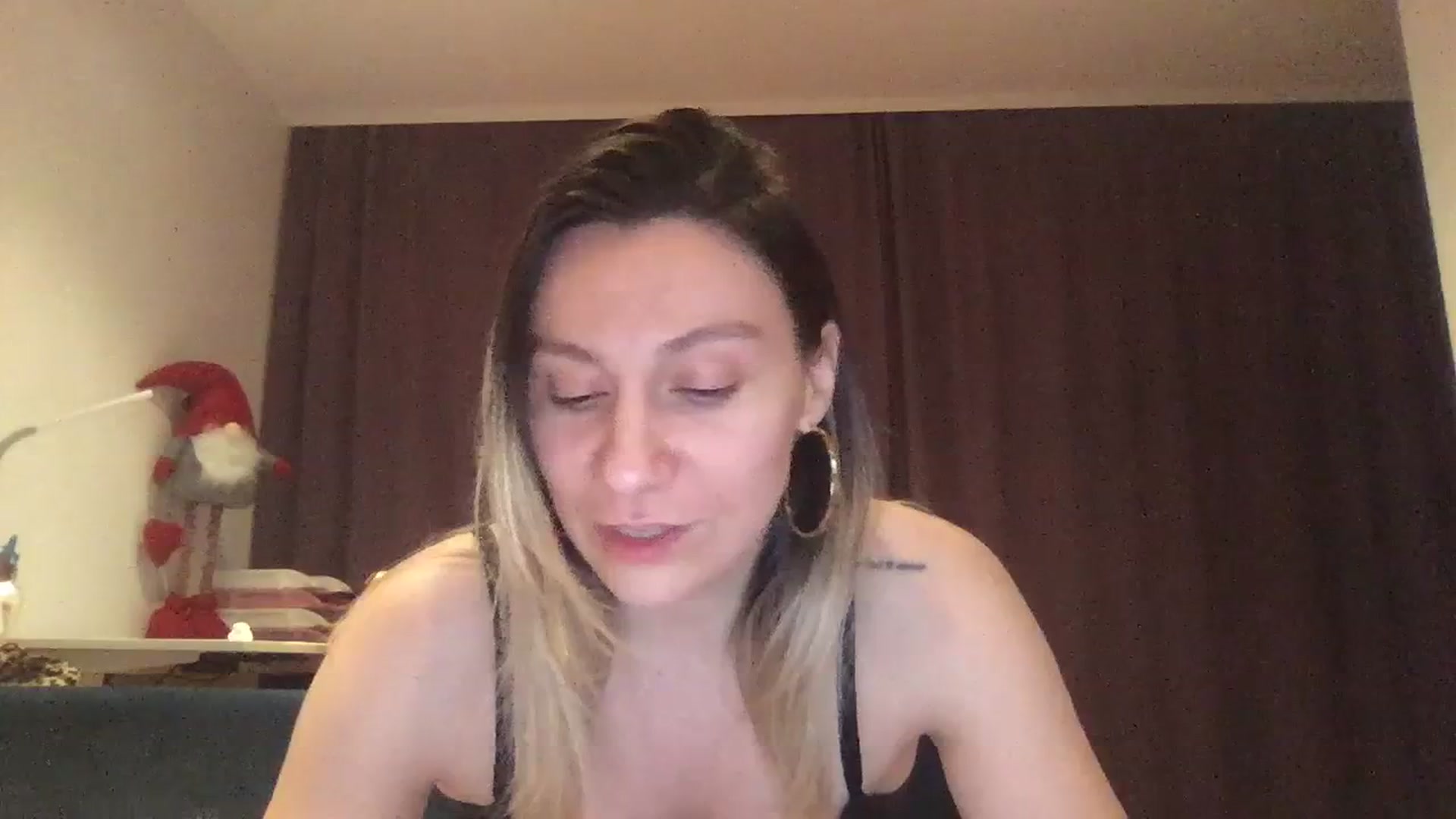 Gallery image thumbnail from itwasnt_me's myfreecams stream on, 10/29/2023, 01:12 image 15 of 20
