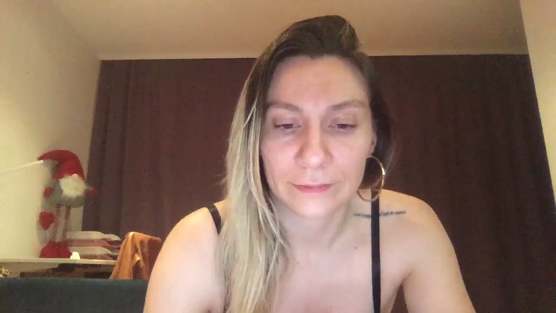 Gallery image thumbnail from itwasnt_me's myfreecams stream on, 10/29/2023, 01:12 image 2 of 20