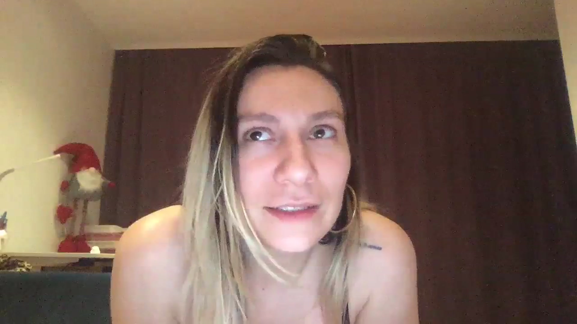 Gallery image thumbnail from itwasnt_me's myfreecams stream on, 10/29/2023, 01:12 image 9 of 20