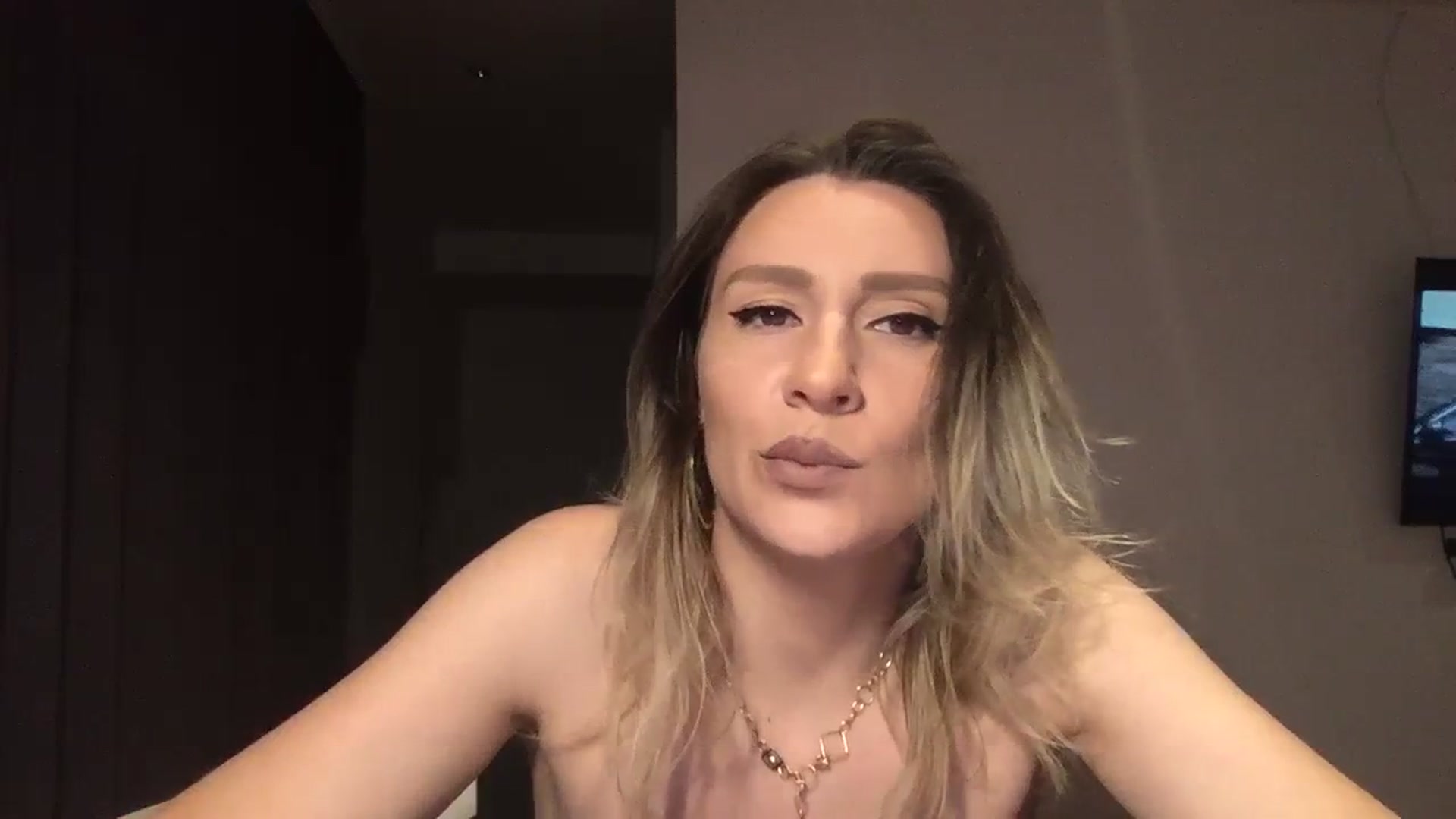 Gallery image thumbnail from itwasnt_me's myfreecams stream on, 11/02/2023, 01:36 image 20 of 20