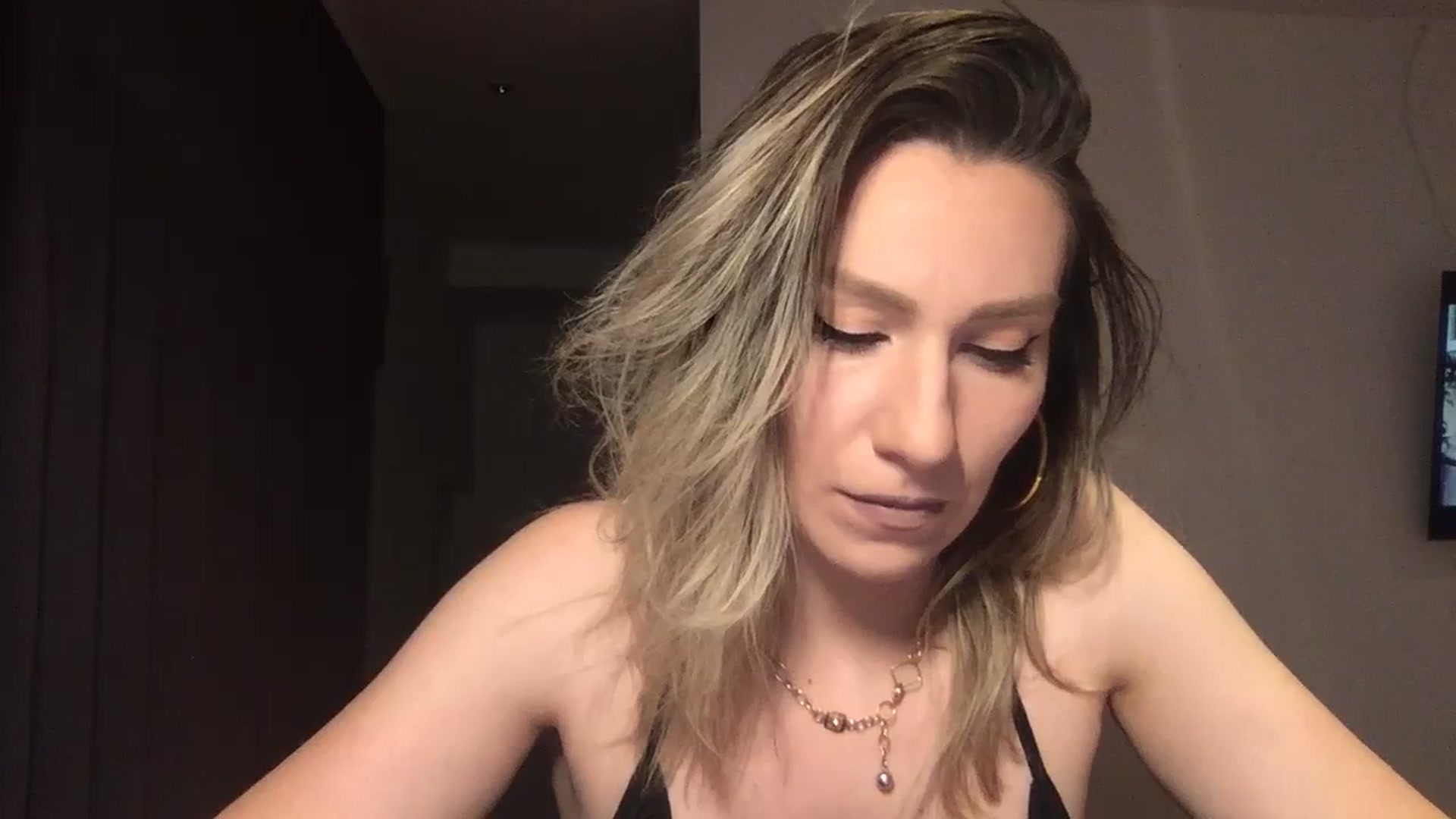 Gallery image thumbnail from itwasnt_me's myfreecams stream on, 11/02/2023, 01:36 image 6 of 20