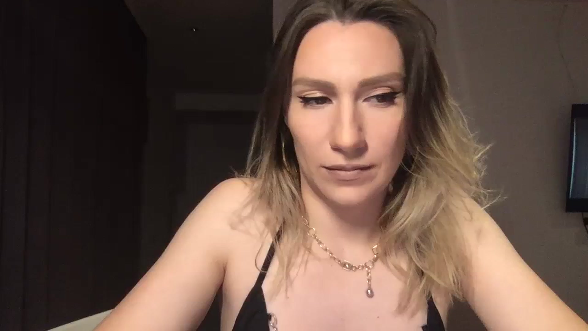 Gallery image thumbnail from itwasnt_me's myfreecams stream on, 11/02/2023, 01:36 image 19 of 20