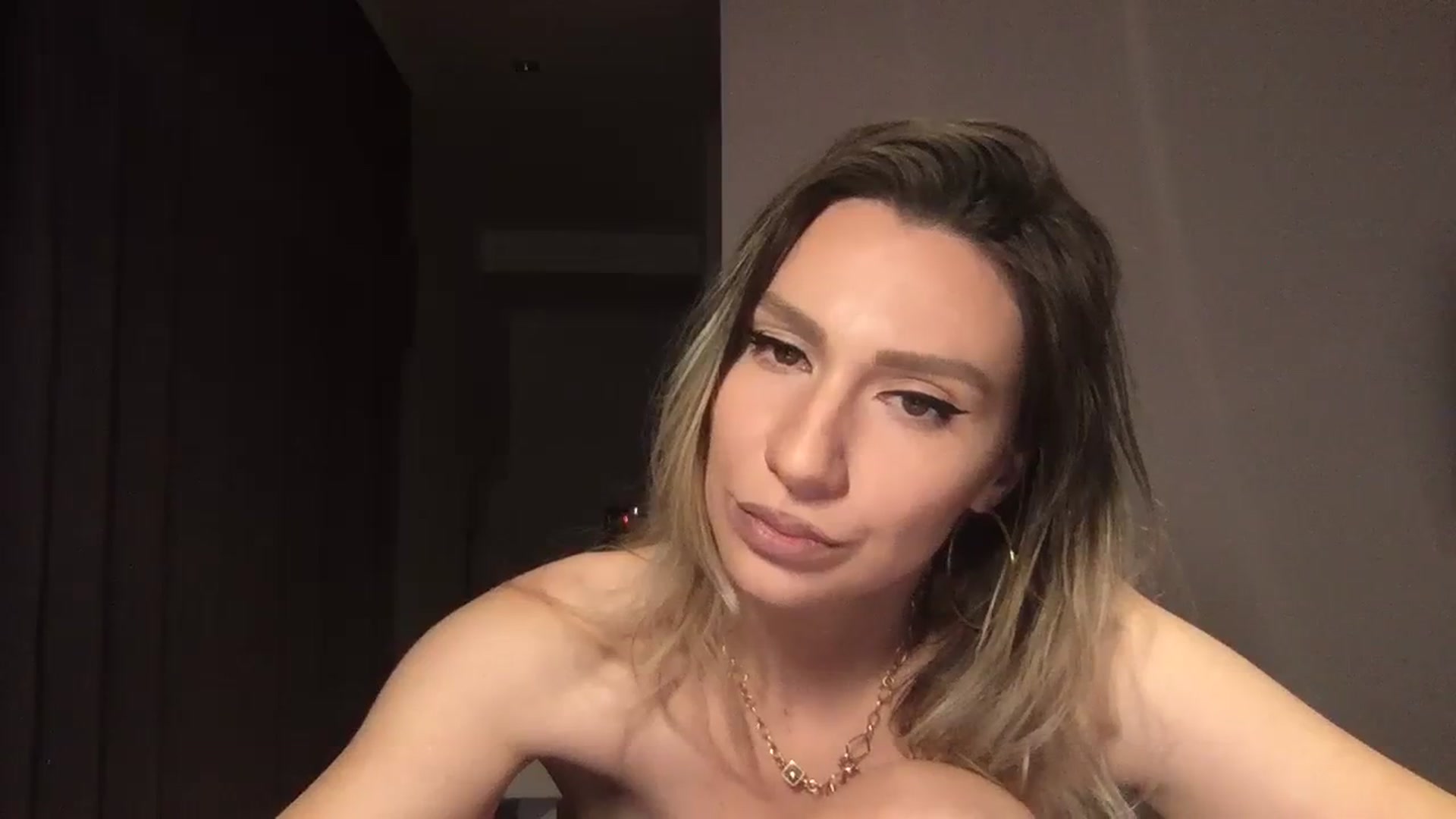 Gallery image thumbnail from itwasnt_me's myfreecams stream on, 11/02/2023, 03:05 image 6 of 20