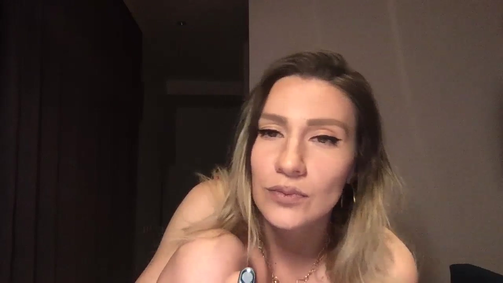 Gallery image thumbnail from itwasnt_me's myfreecams stream on, 11/02/2023, 03:05 image 16 of 20