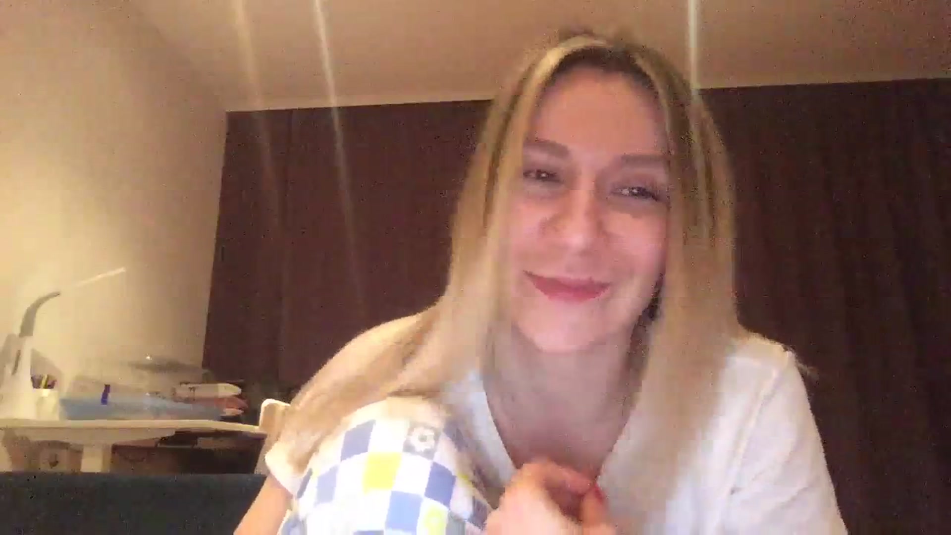 Gallery image thumbnail from itwasnt_me's myfreecams stream on, 01/14/2024, 03:13 image 2 of 20