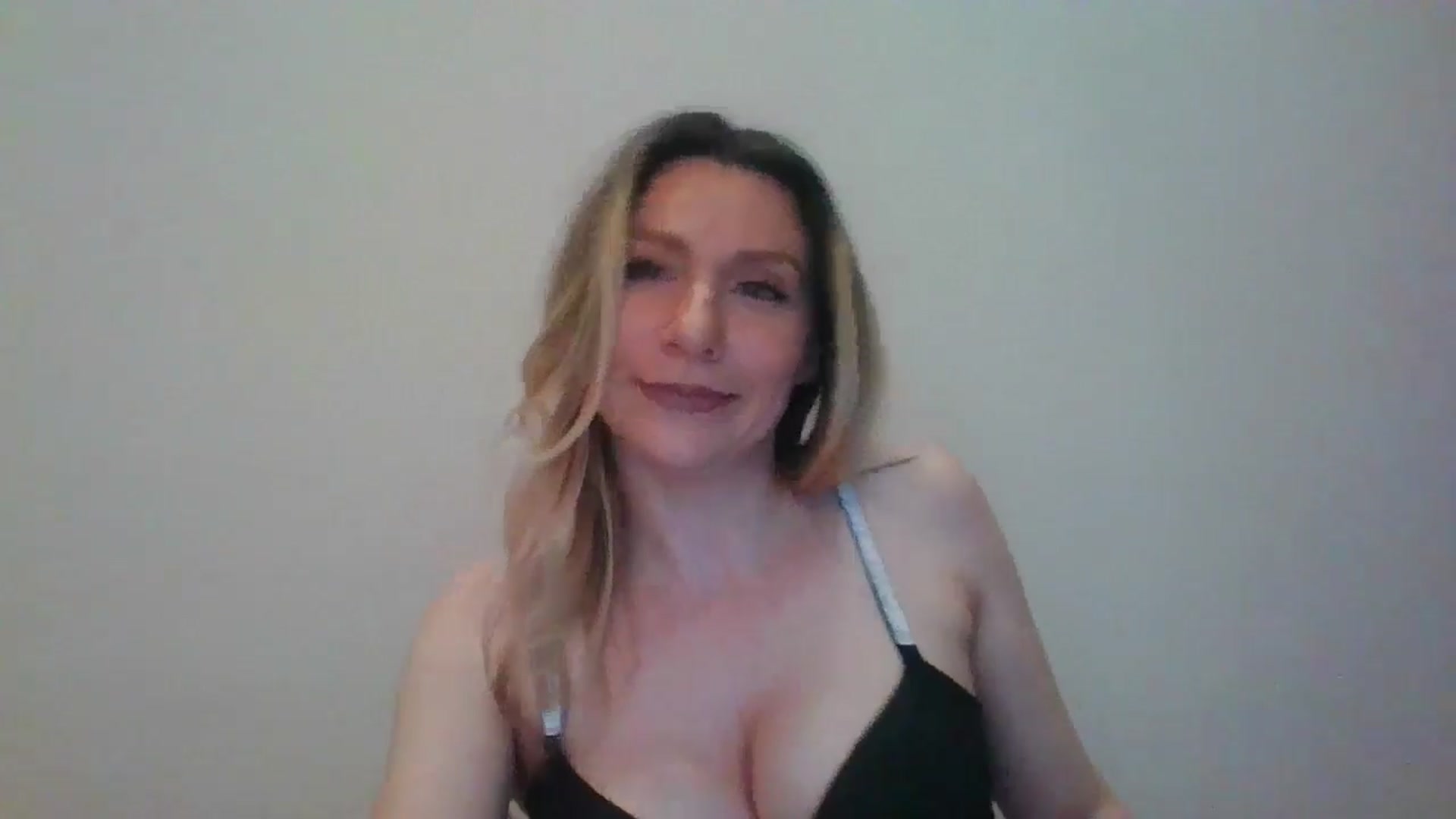 Gallery image thumbnail from itwasnt_me's myfreecams stream on, 05/14/2024, 22:56 image 7 of 20