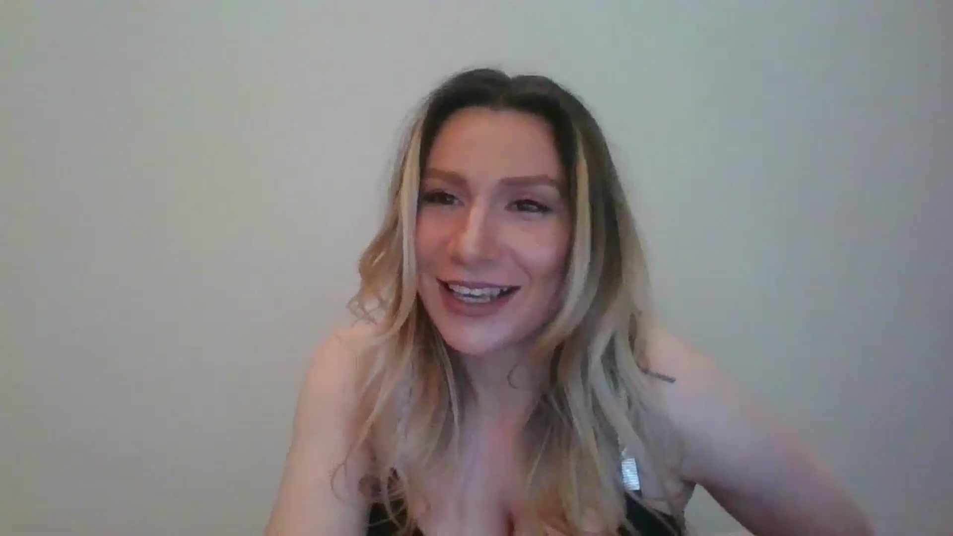 Gallery image thumbnail from itwasnt_me's myfreecams stream on, 05/14/2024, 22:56 image 8 of 20