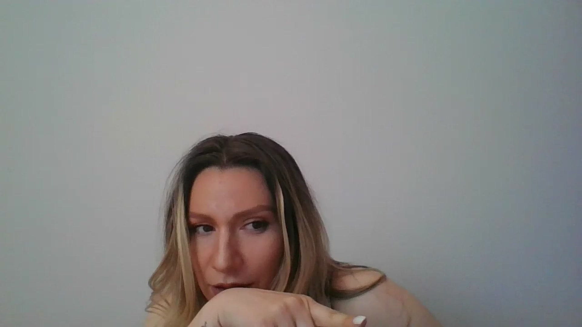 Gallery image thumbnail from itwasnt_me's myfreecams stream on, 05/14/2024, 23:37 image 19 of 20