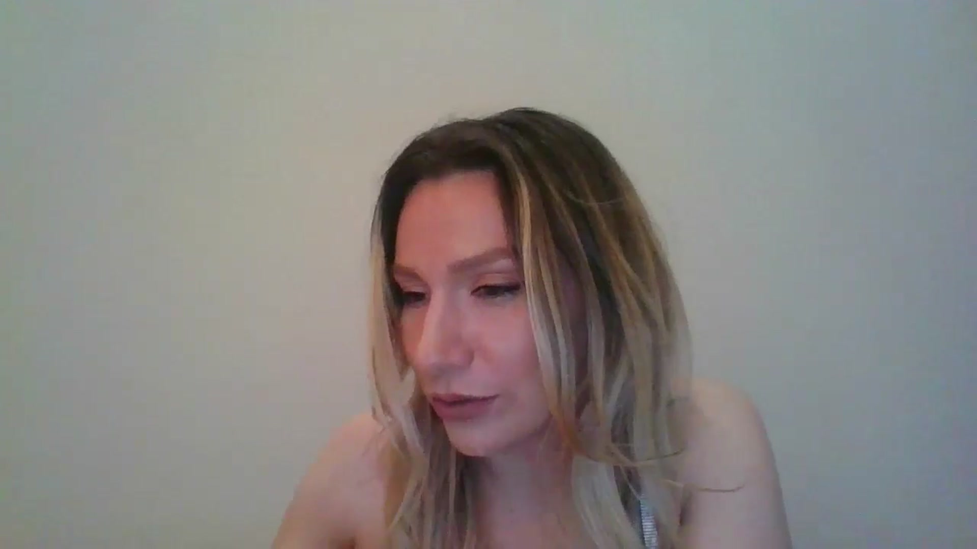 Gallery image thumbnail from itwasnt_me's myfreecams stream on, 05/14/2024, 23:37 image 13 of 20