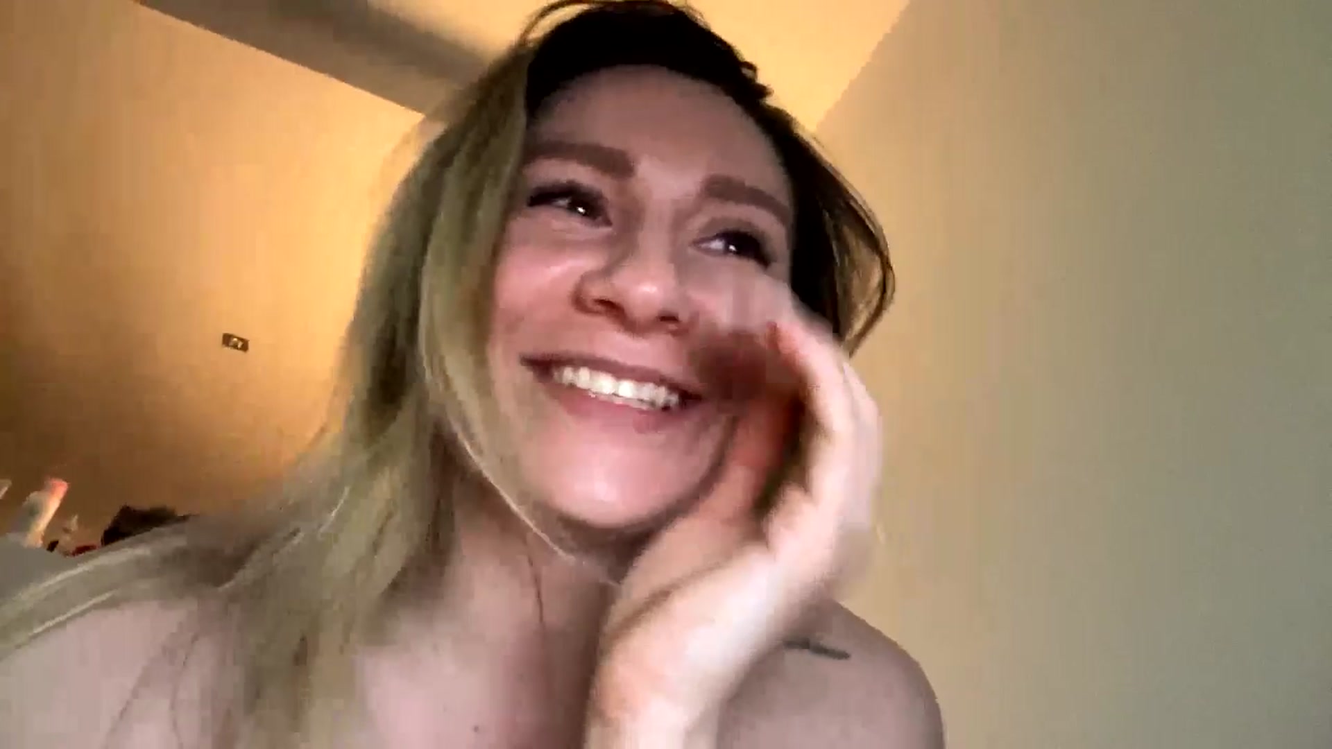 Gallery image thumbnail from itwasnt_me's myfreecams stream on, 06/19/2024, 21:23 image 7 of 20