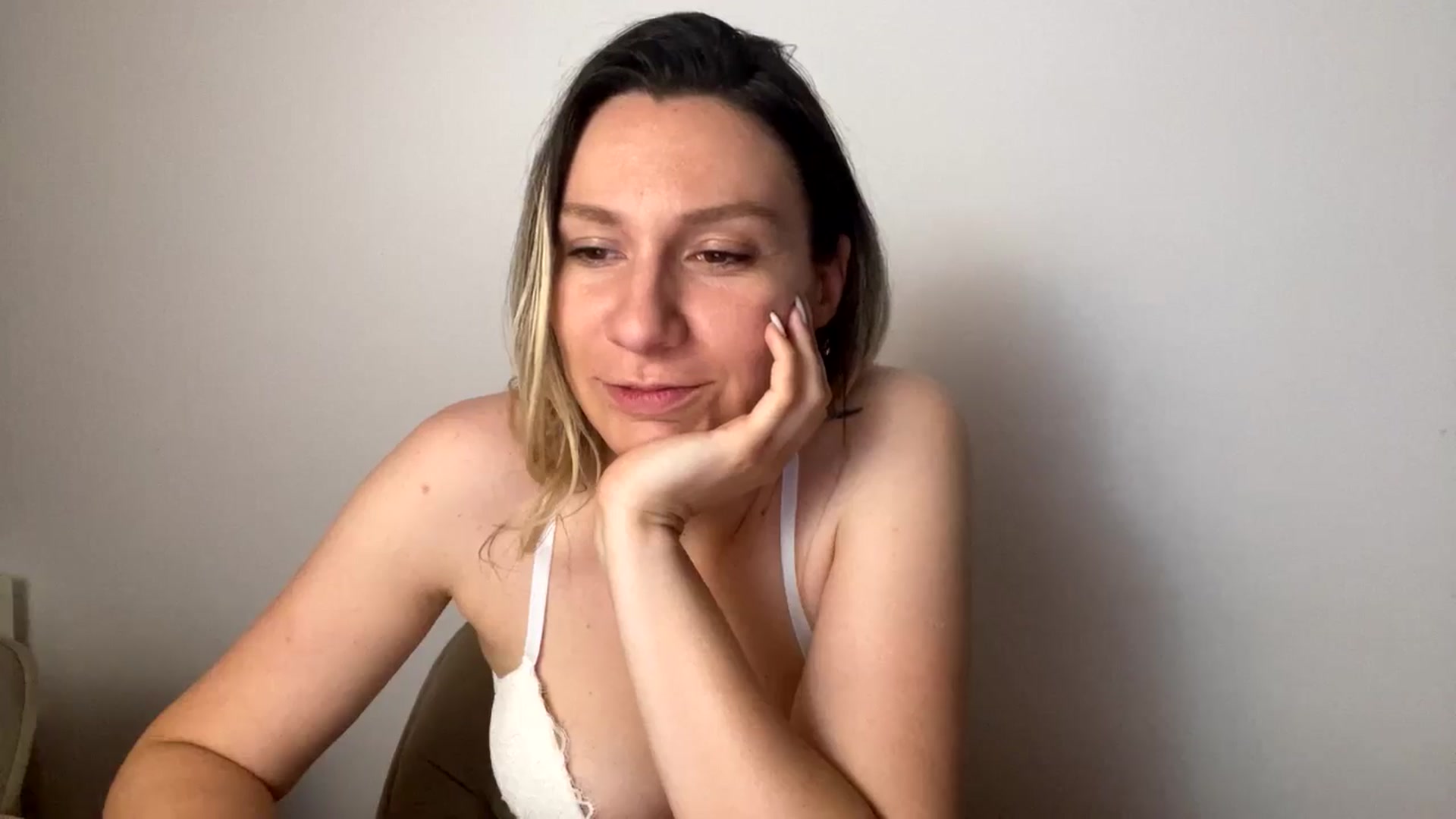 Gallery image thumbnail from itwasnt_me's myfreecams stream on, 08/23/2024, 23:59 image 20 of 20