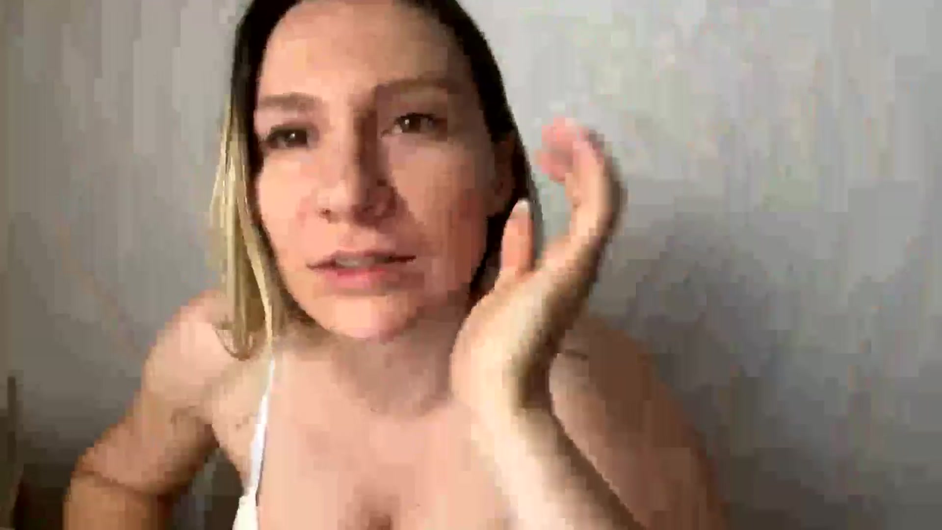 Gallery image thumbnail from itwasnt_me's myfreecams stream on, 08/23/2024, 23:59 image 12 of 20