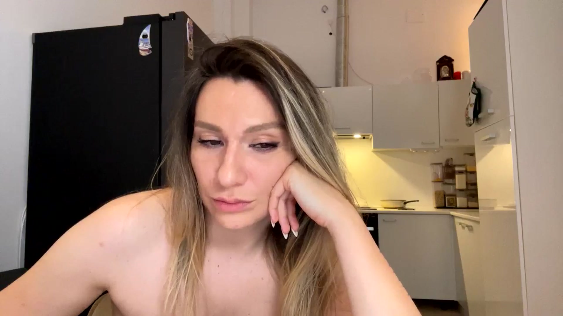 Gallery image thumbnail from itwasnt_me's myfreecams stream on, 08/25/2024, 02:41 image 19 of 20