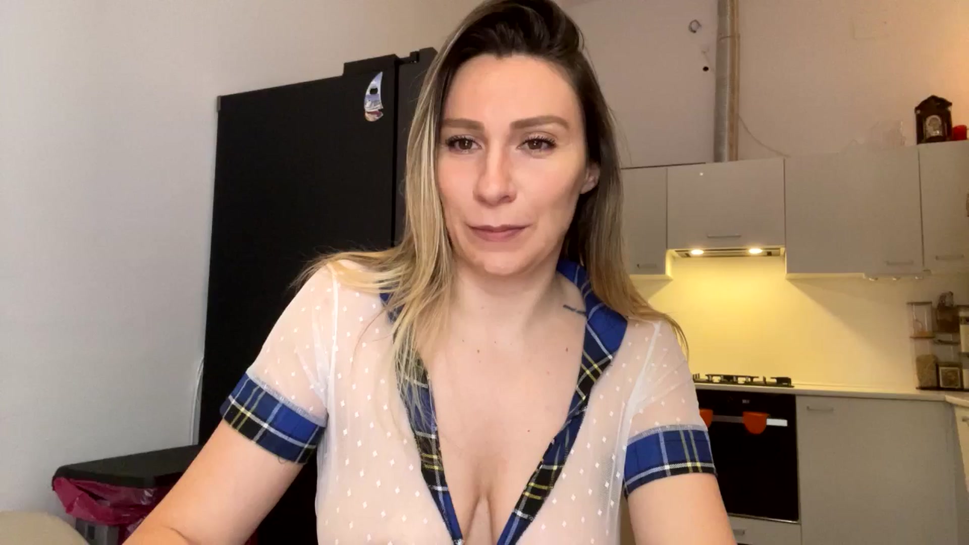 Gallery image thumbnail from itwasnt_me's myfreecams stream on, 08/25/2024, 23:08 image 5 of 20