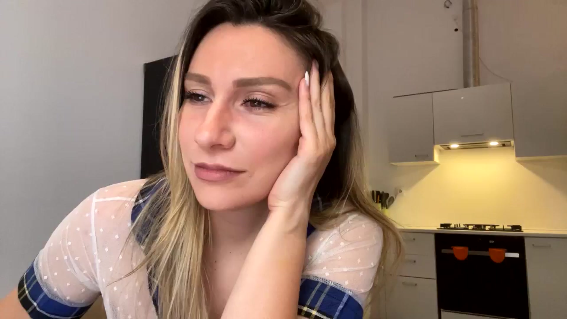 Gallery image thumbnail from itwasnt_me's myfreecams stream on, 08/25/2024, 23:08 image 16 of 20