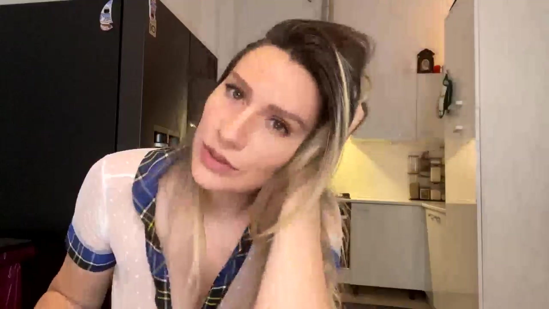 Gallery image thumbnail from itwasnt_me's myfreecams stream on, 08/25/2024, 23:54 image 8 of 20