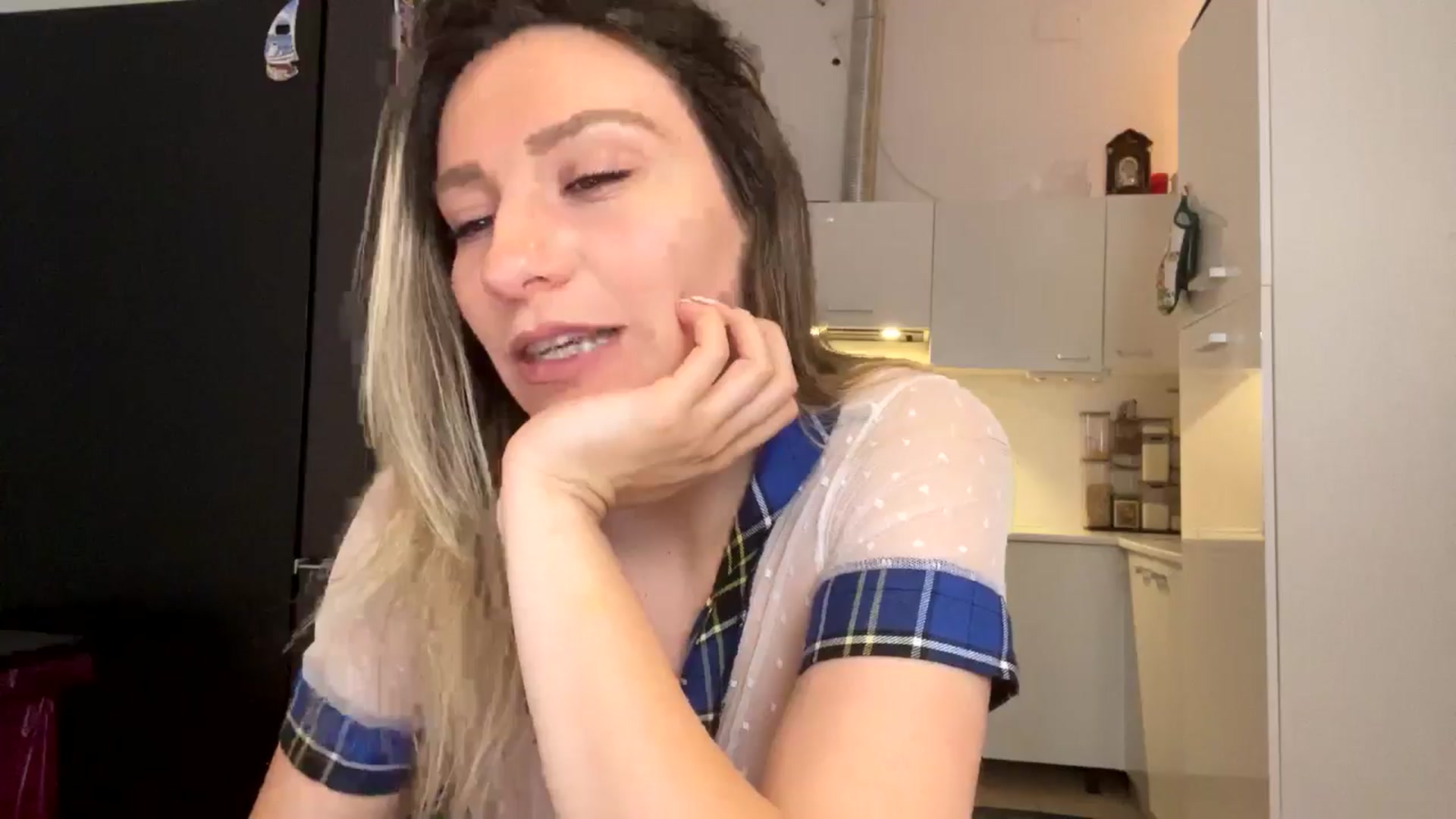 Gallery image thumbnail from itwasnt_me's myfreecams stream on, 08/25/2024, 23:54 image 12 of 20
