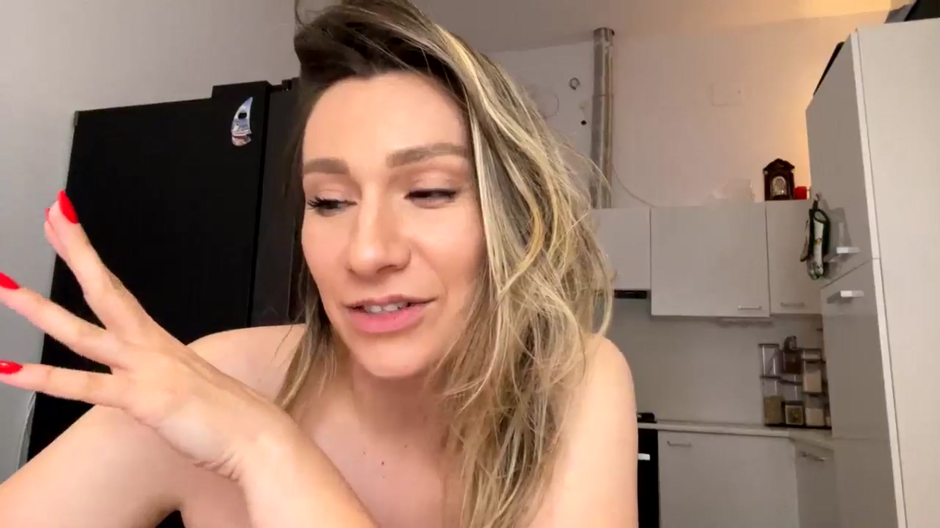 Gallery image thumbnail from itwasnt_me's myfreecams stream on, 09/01/2024, 02:52 image 14 of 20