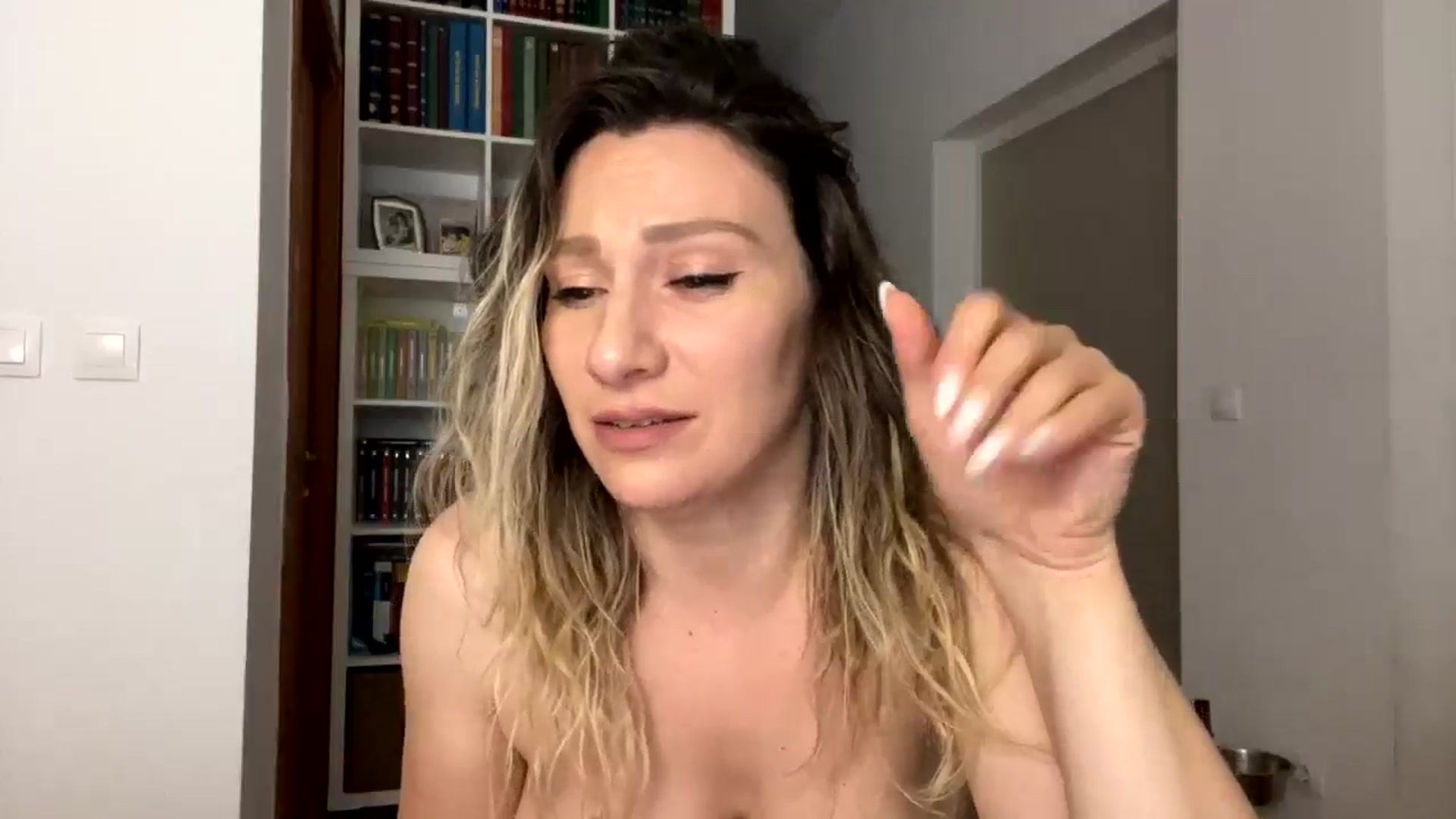 Gallery image thumbnail from itwasnt_me's myfreecams stream on, 10/06/2024, 01:45 image 18 of 20