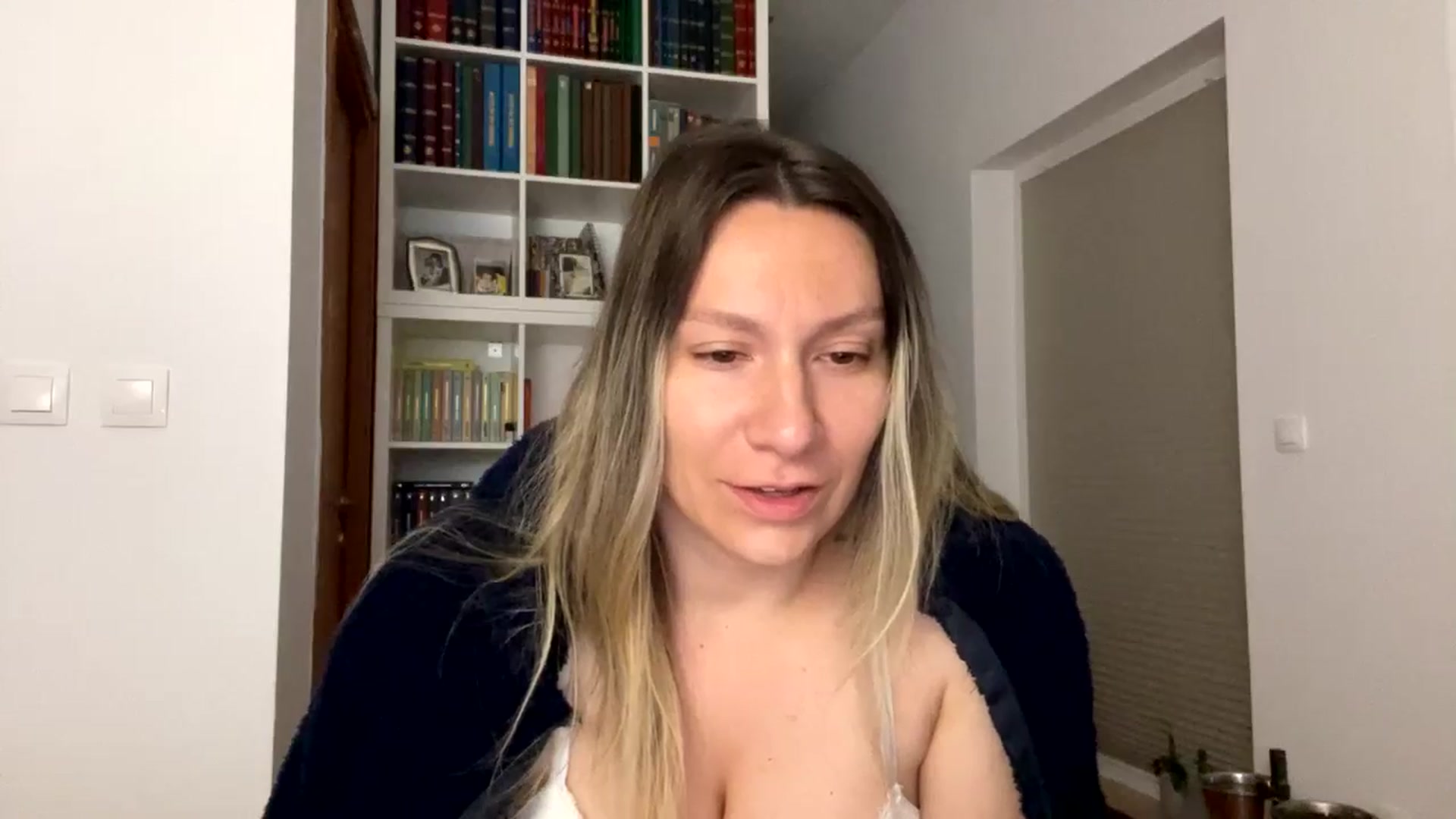 Gallery image thumbnail from itwasnt_me's myfreecams stream on, 10/09/2024, 24:41 image 6 of 20