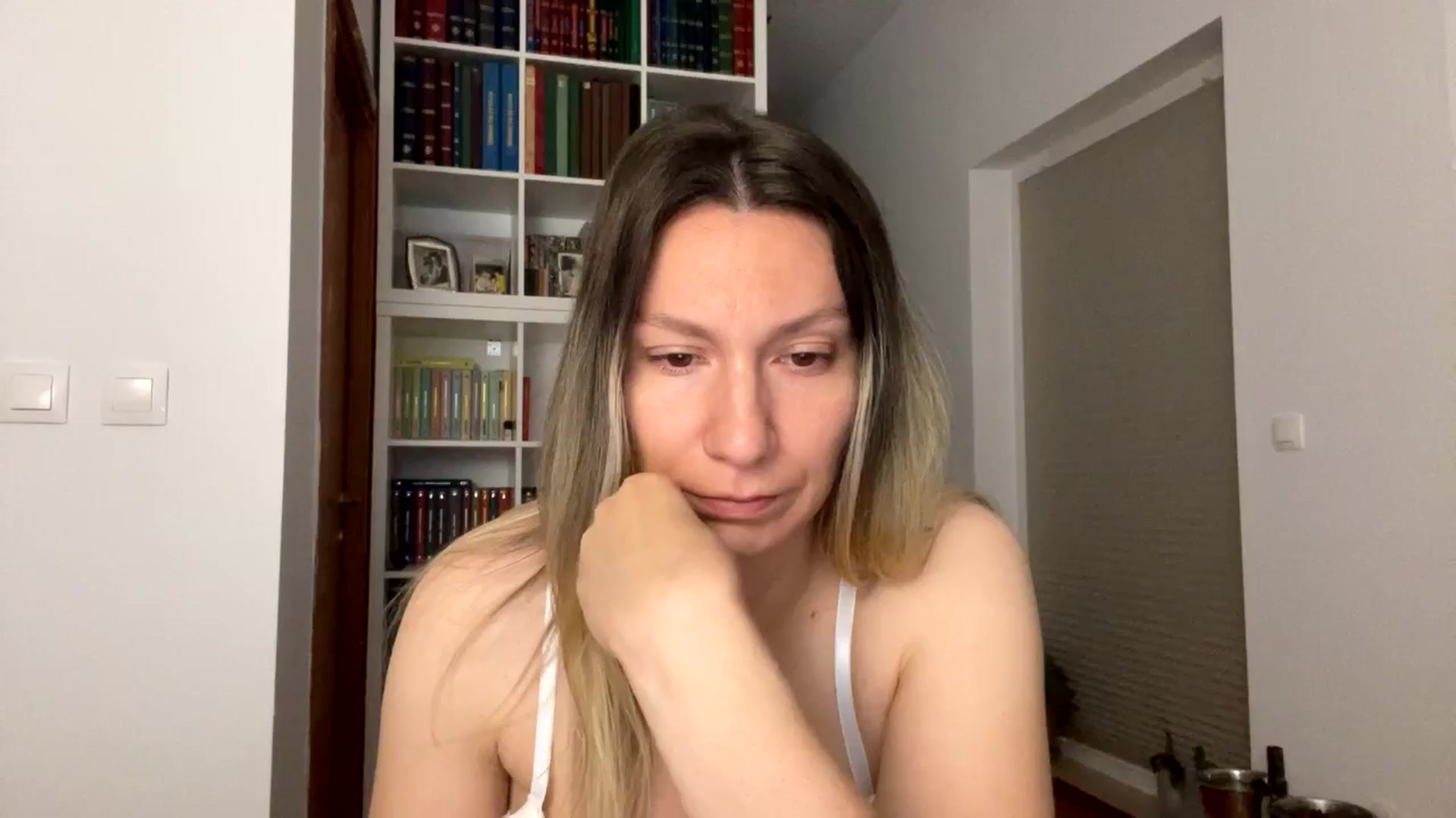 Gallery image thumbnail from itwasnt_me's myfreecams stream on, 10/09/2024, 24:41 image 1 of 20