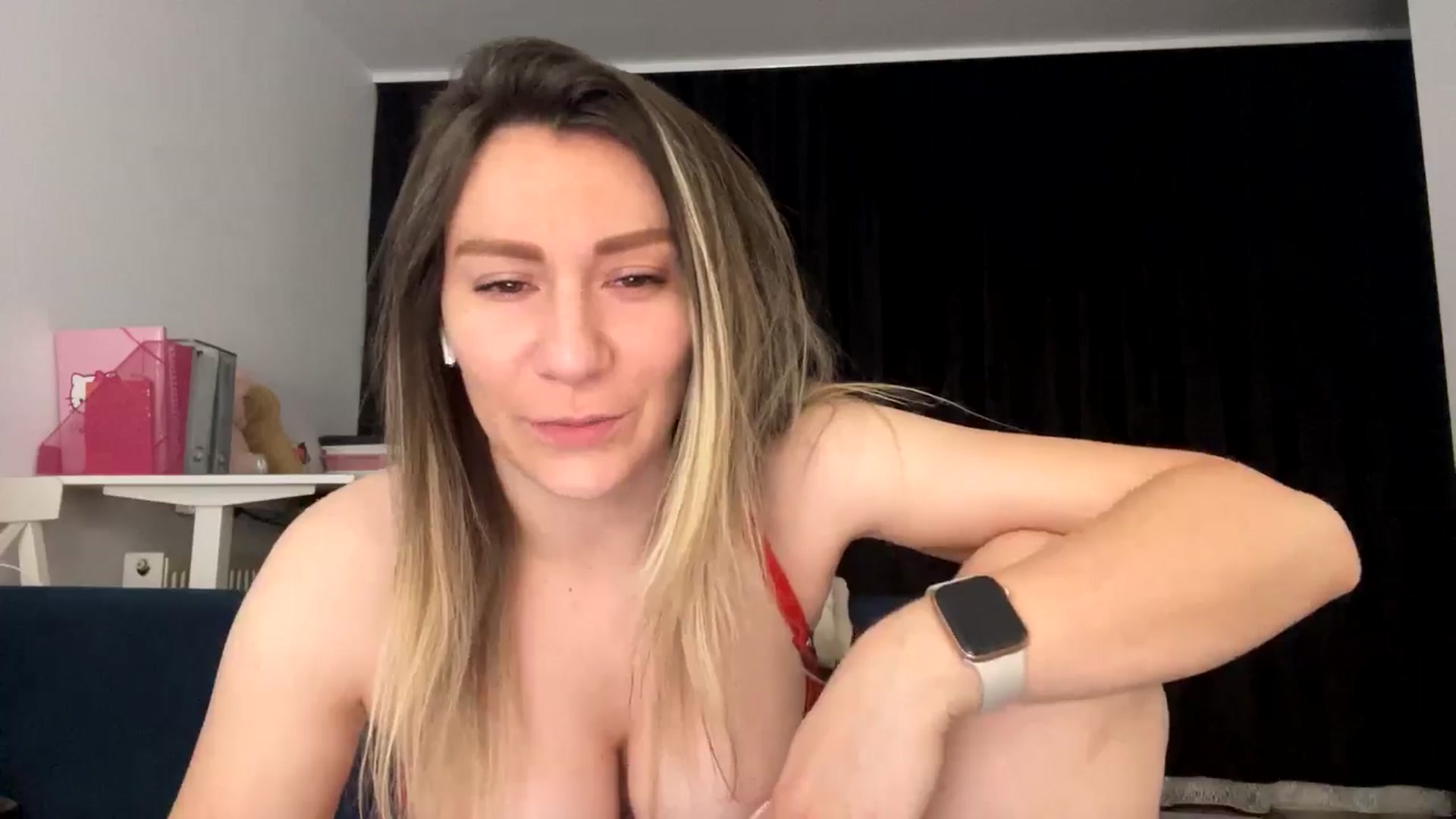 Gallery image thumbnail from itwasnt_me's myfreecams stream on, 11/10/2024, 02:34 image 5 of 20