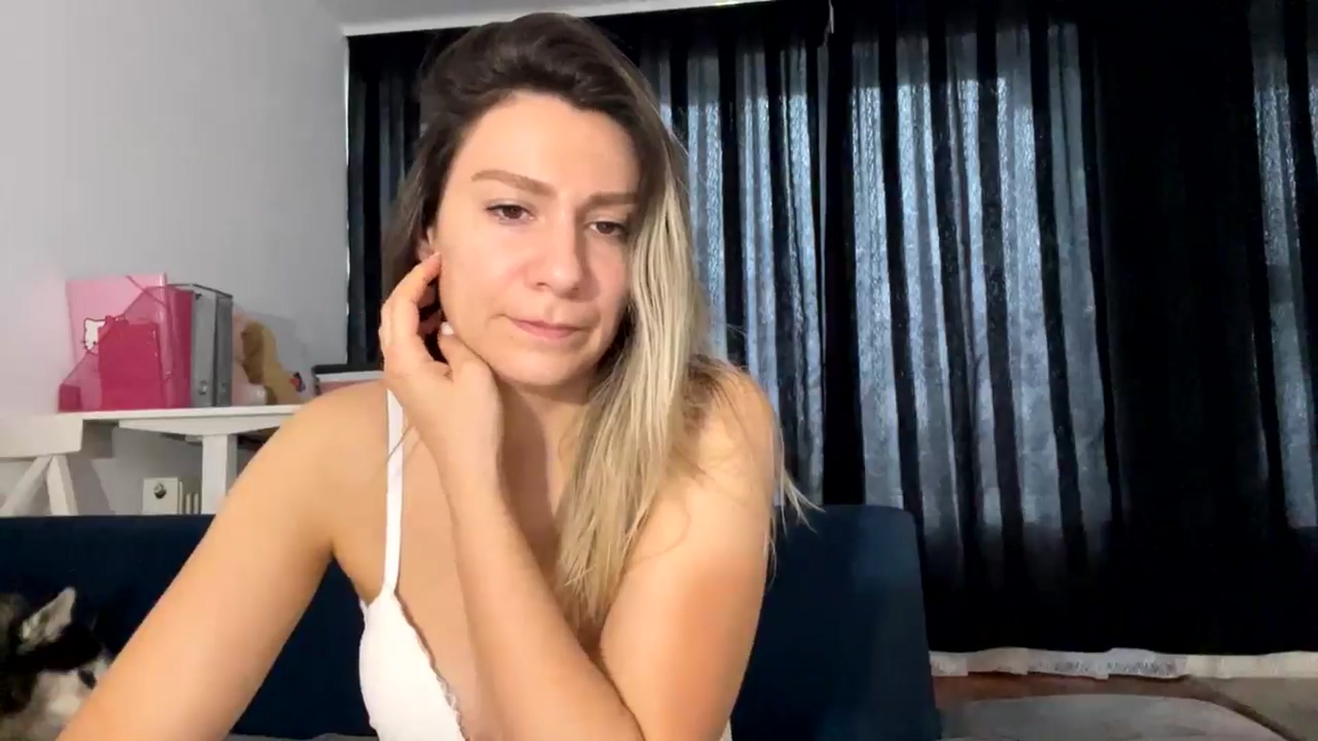 Gallery image thumbnail from itwasnt_me's myfreecams stream on, 11/13/2024, 10:34 image 18 of 20