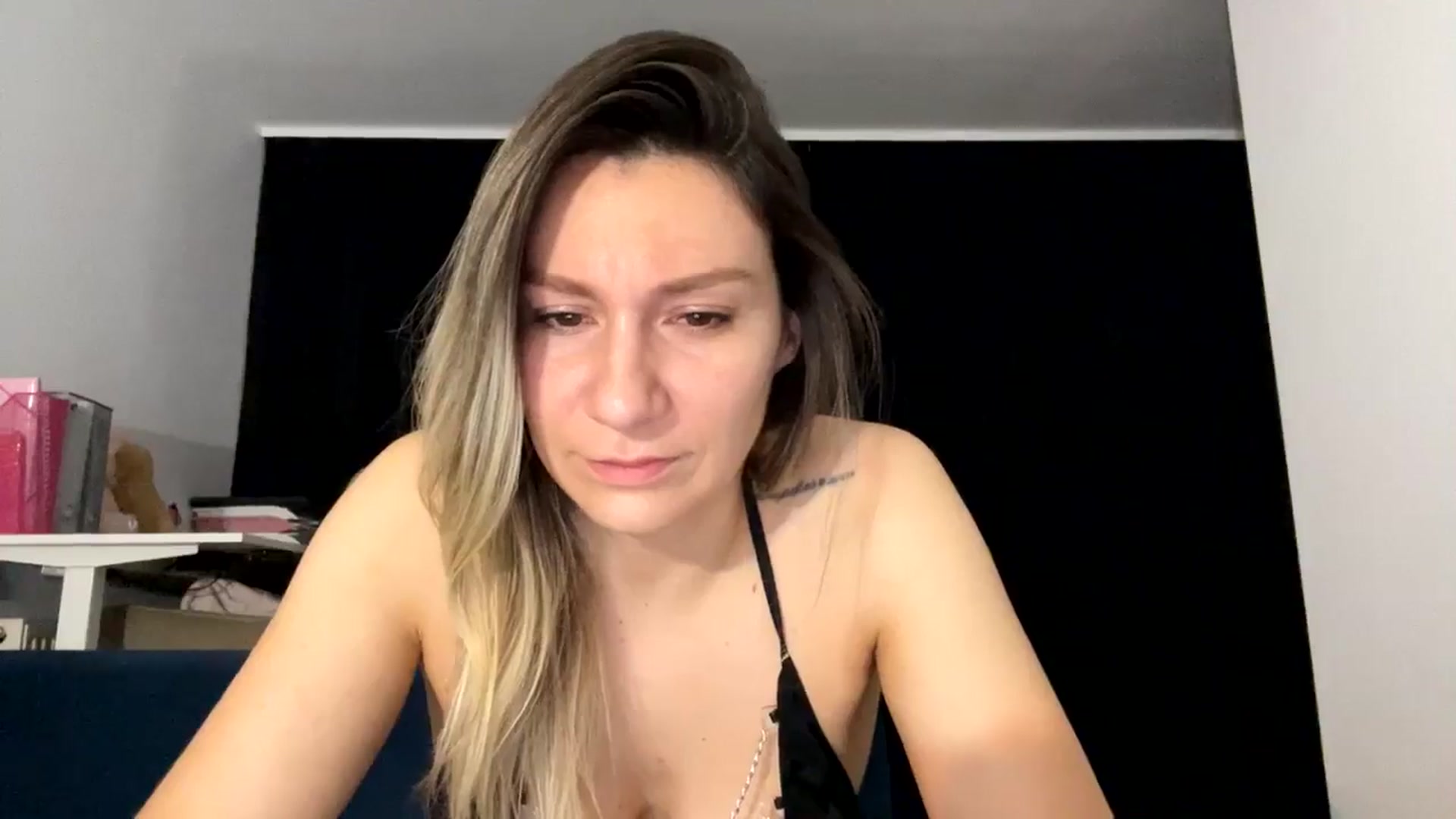 Gallery image thumbnail from itwasnt_me's myfreecams stream on, 11/14/2024, 04:06 image 4 of 20