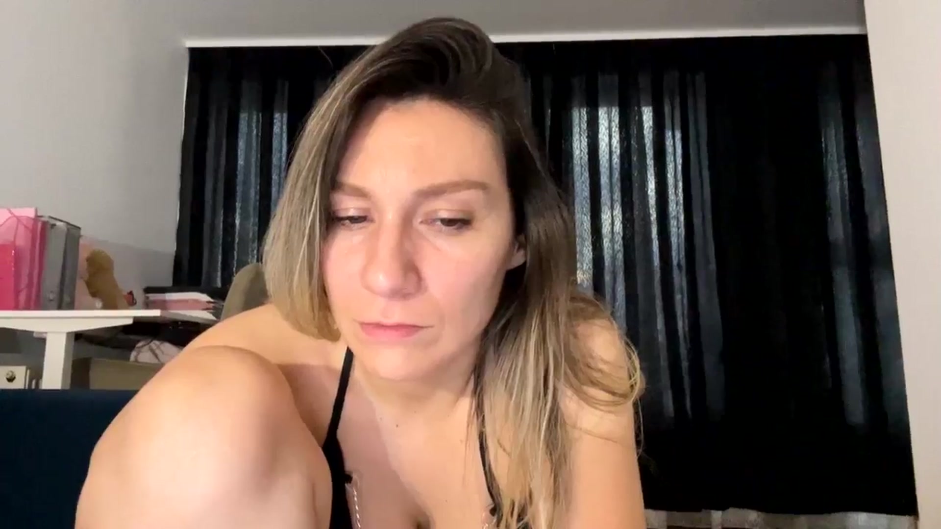 Gallery image thumbnail from itwasnt_me's myfreecams stream on, 11/14/2024, 06:27 image 16 of 20