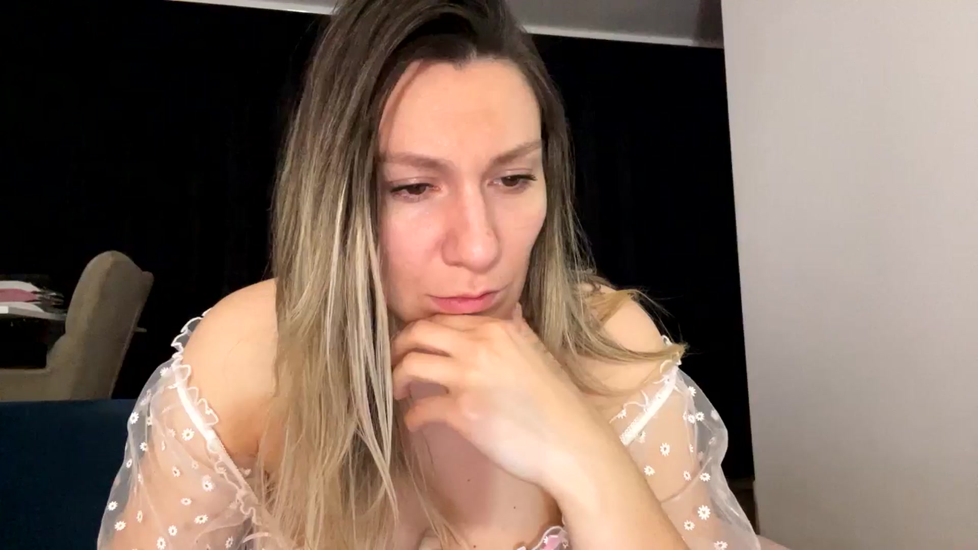 Gallery image thumbnail from itwasnt_me's myfreecams stream on, 11/22/2024, 04:29 image 7 of 20