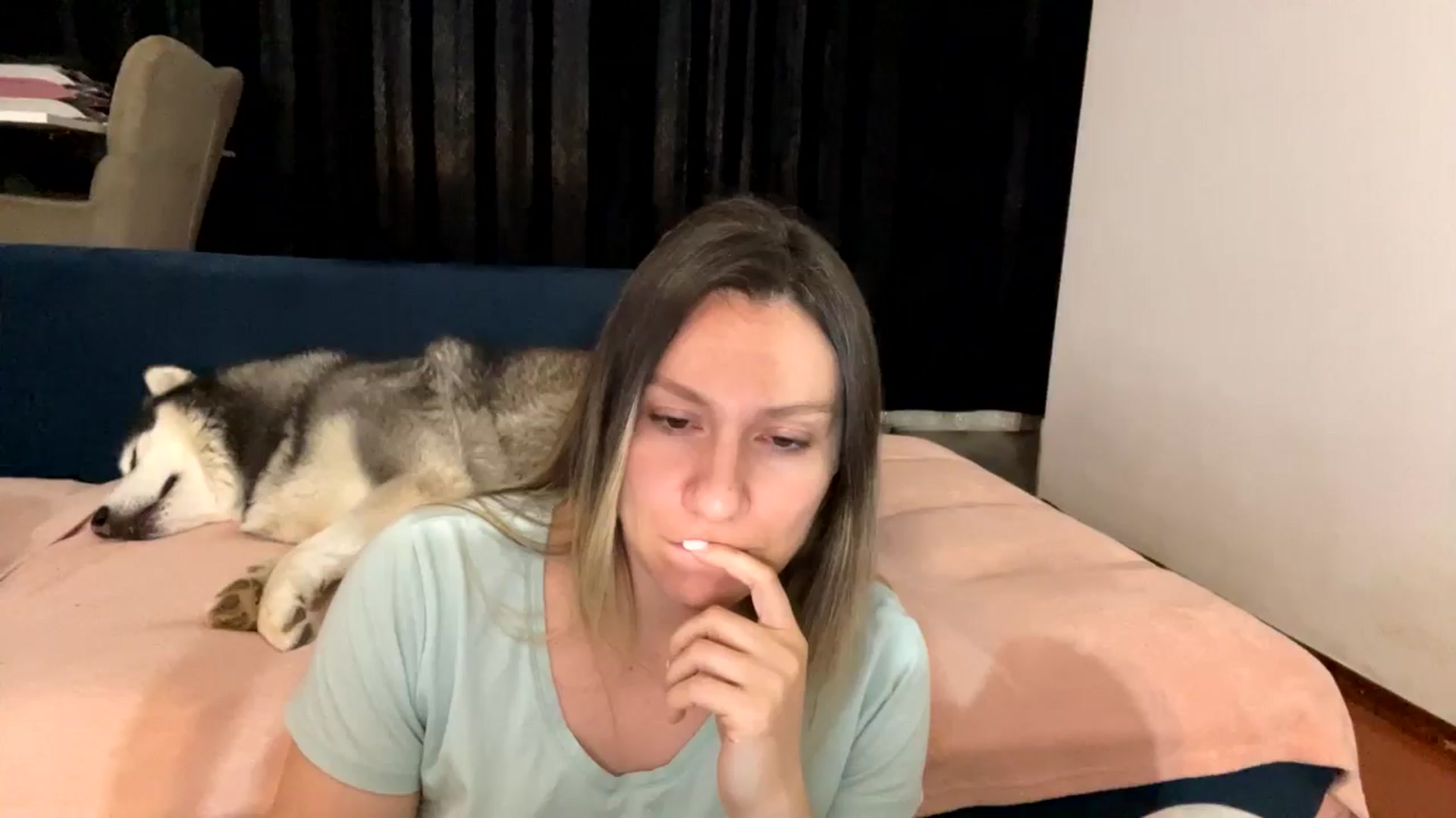 Gallery image thumbnail from itwasnt_me's myfreecams stream on, 11/24/2024, 05:13 image 16 of 20