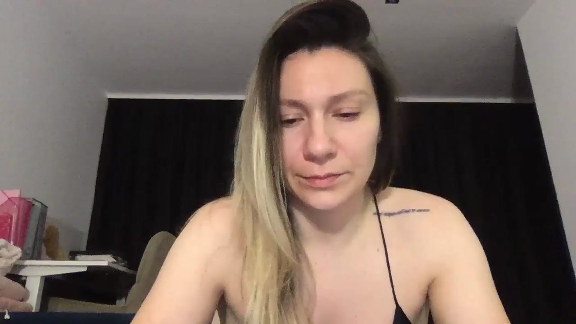 Gallery image thumbnail from itwasnt_me's myfreecams stream on, 11/29/2024, 01:58 image 5 of 20