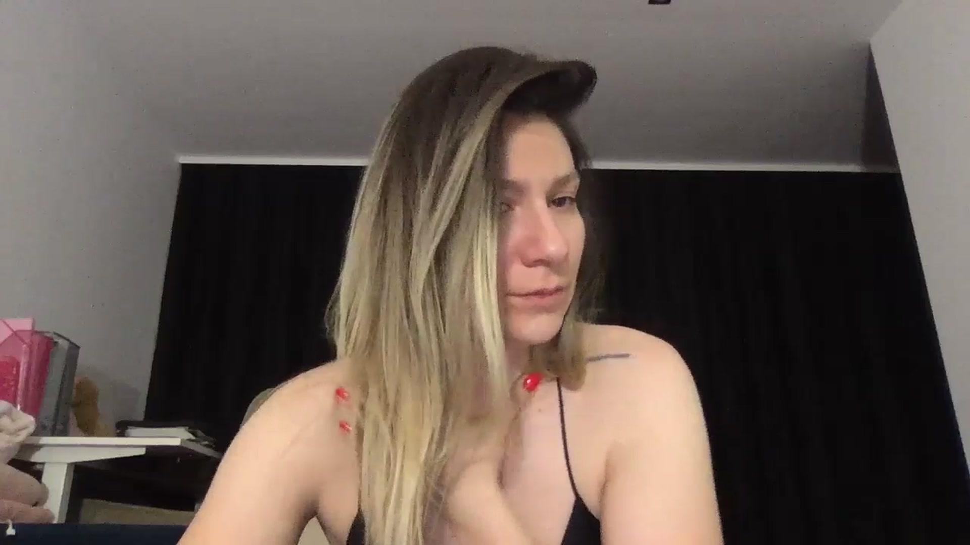 Gallery image thumbnail from itwasnt_me's myfreecams stream on, 11/29/2024, 01:58 image 7 of 20