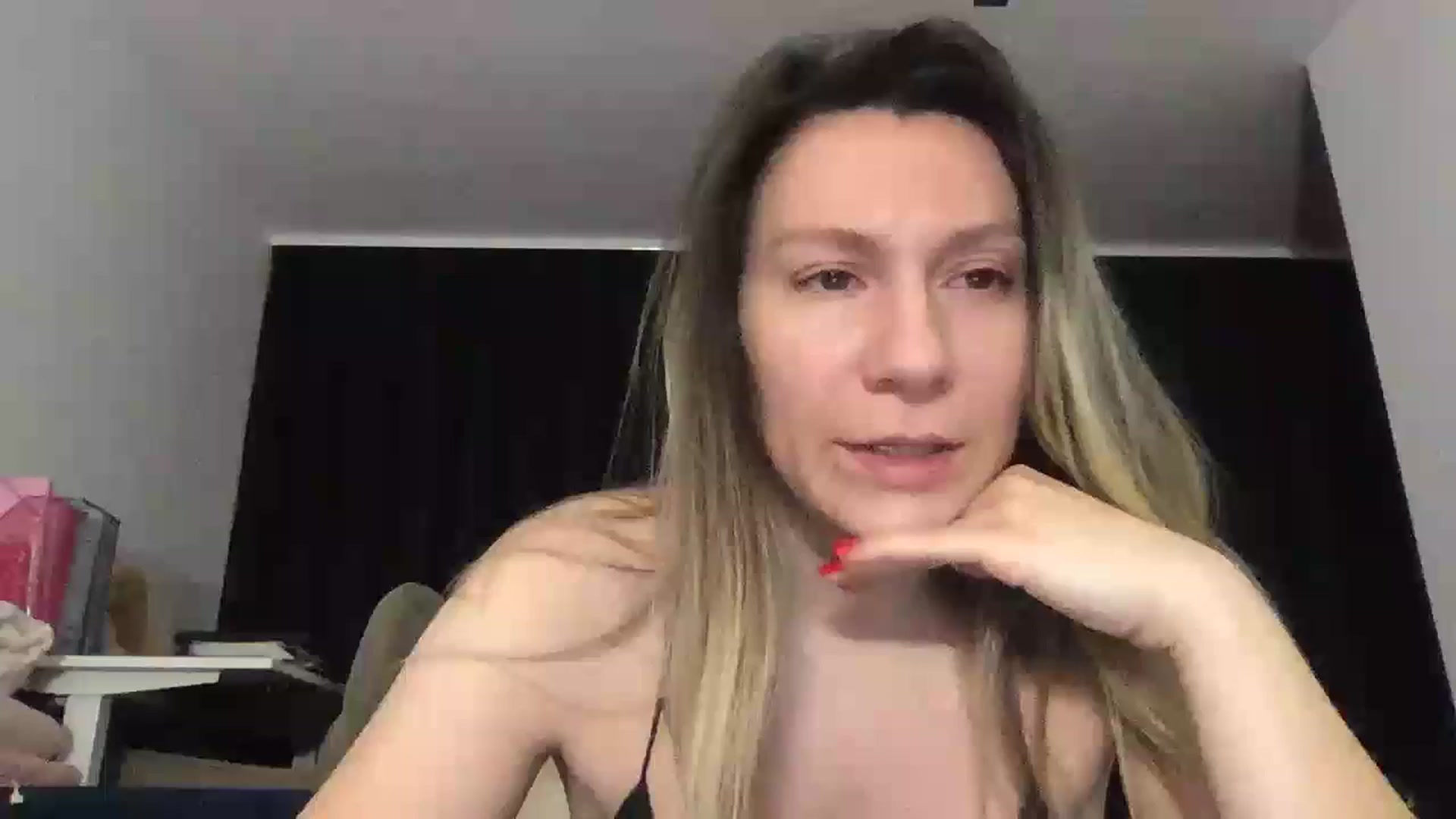 Gallery image thumbnail from itwasnt_me's myfreecams stream on, 11/29/2024, 01:58 image 3 of 20