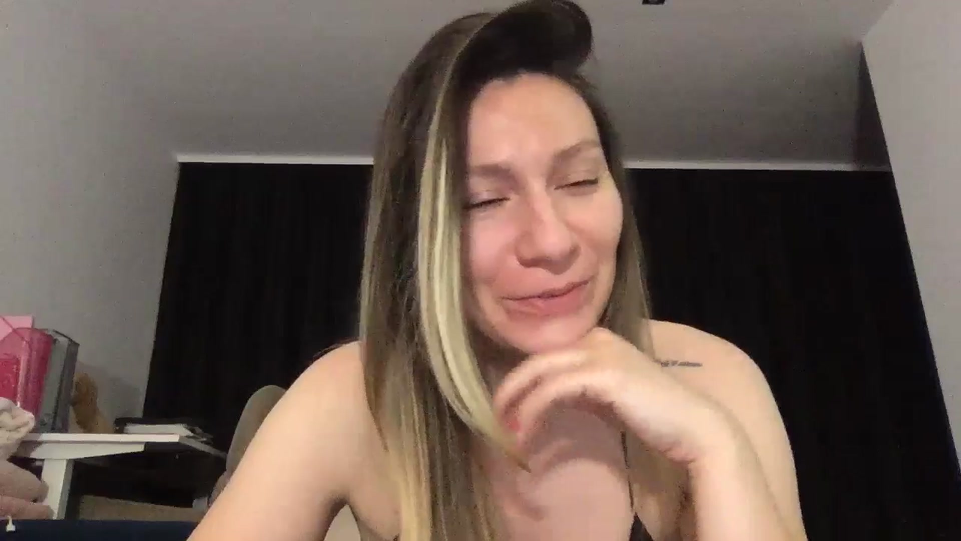 Gallery image thumbnail from itwasnt_me's myfreecams stream on, 11/29/2024, 01:58 image 9 of 20