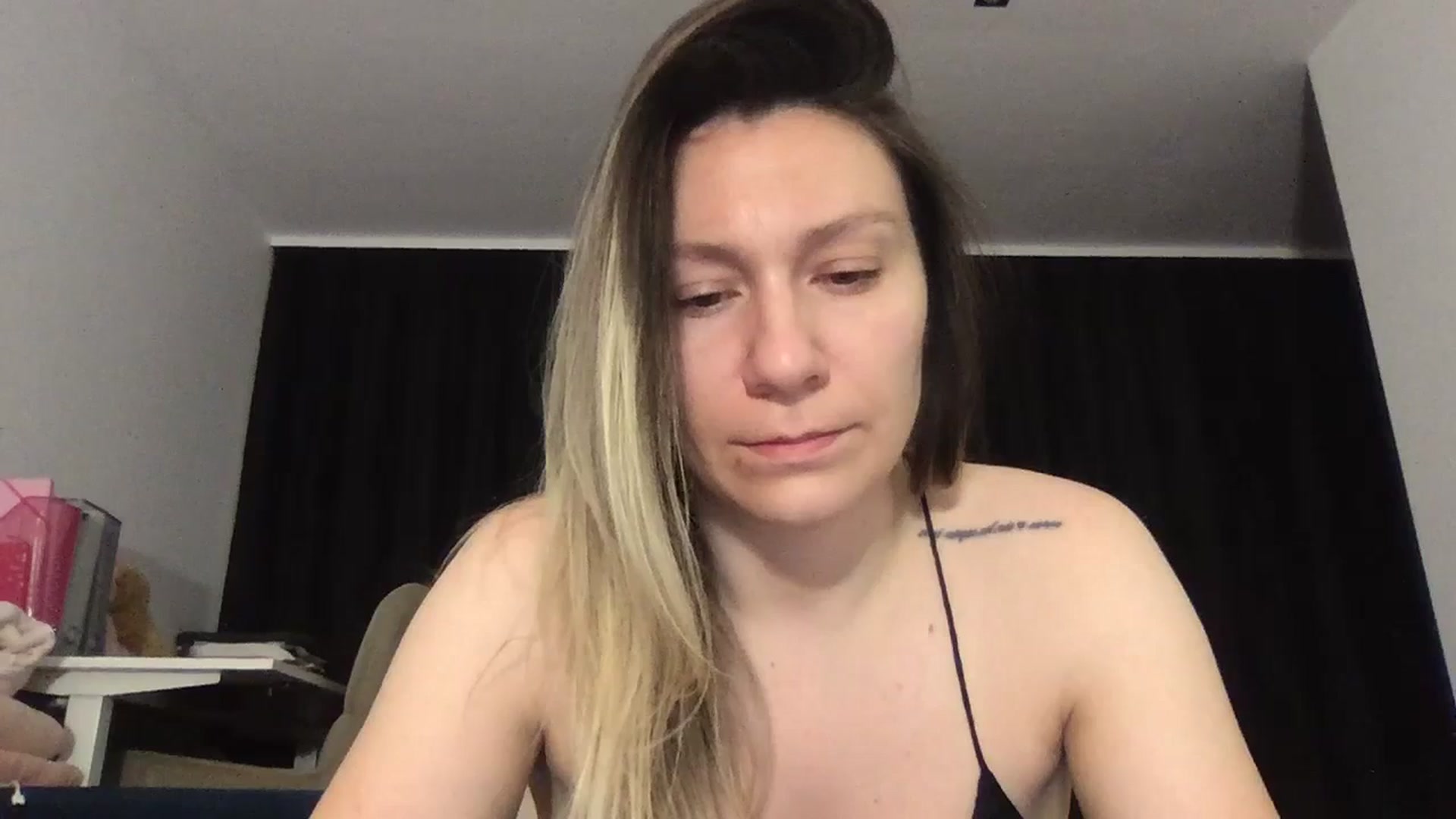 Gallery image thumbnail from itwasnt_me's myfreecams stream on, 11/29/2024, 01:58 image 6 of 20