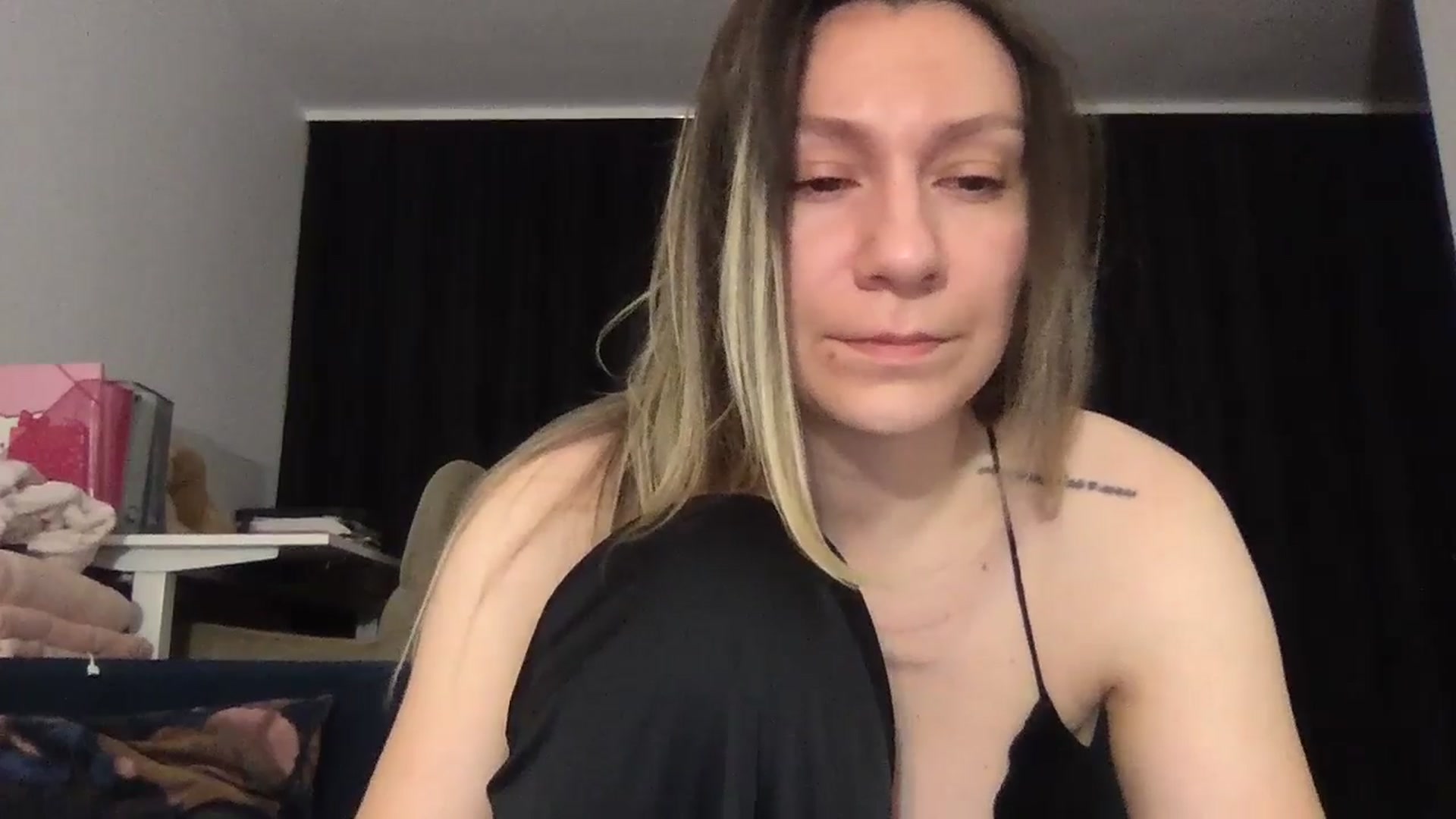 Gallery image thumbnail from itwasnt_me's myfreecams stream on, 11/29/2024, 01:58 image 16 of 20